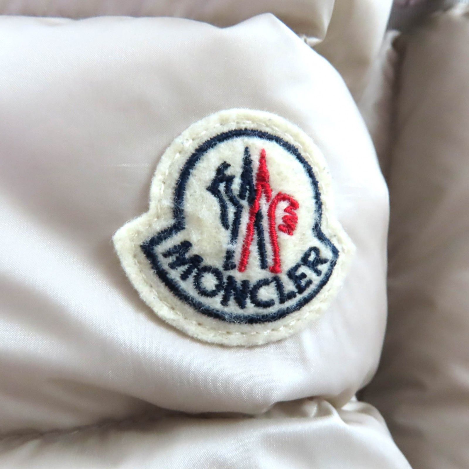 Moncler Moncler MONCLER Hermine Nylon Down Coat Textile Outerwear DUTY FREE for USA Size ONE SIZE - 6 Thumbnail