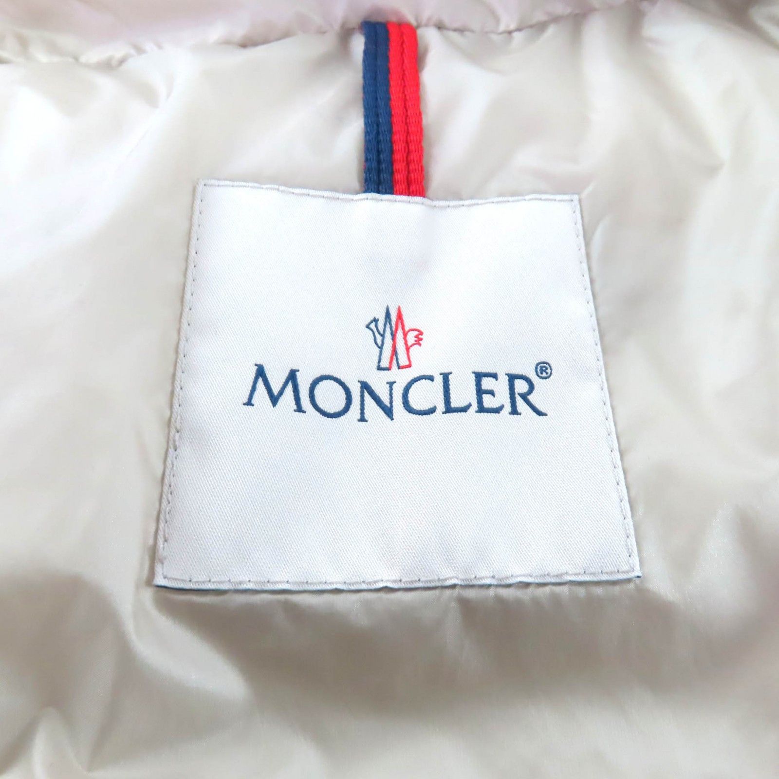 Moncler Moncler MONCLER Hermine Nylon Down Coat Textile Outerwear DUTY FREE for USA Size ONE SIZE - 9 Thumbnail