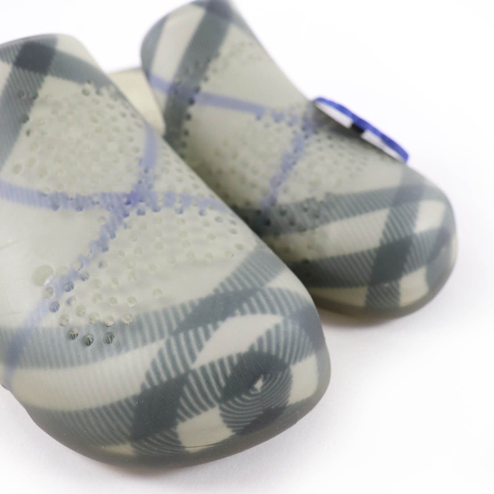 Burberry Burberry Burberry Check Pattern Rubber Sandals Plastic / Synthetic Shoes DUTY FREE for USA Size ONE SIZE - 8 Thumbnail