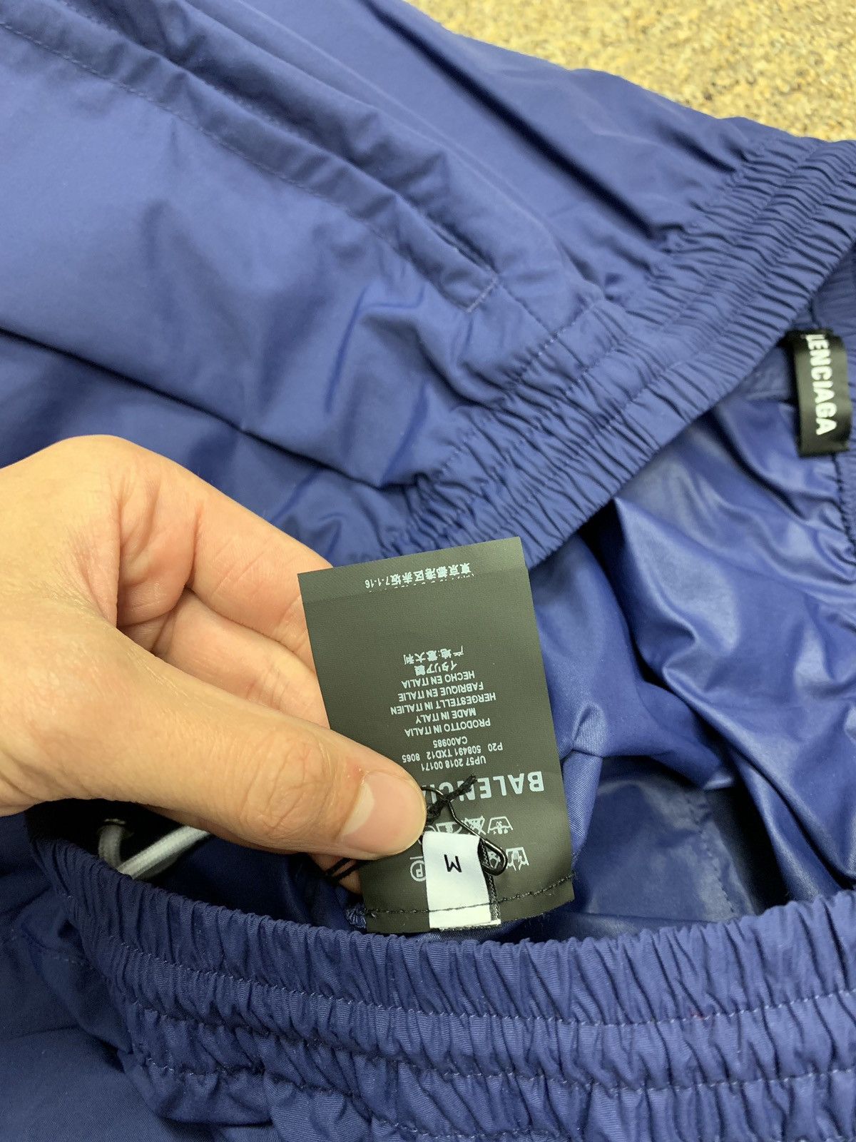 Balenciaga Balenciaga Blue Copyright Logo Cuffed Trackpants Size US 32 / EU 48 - 13 Thumbnail