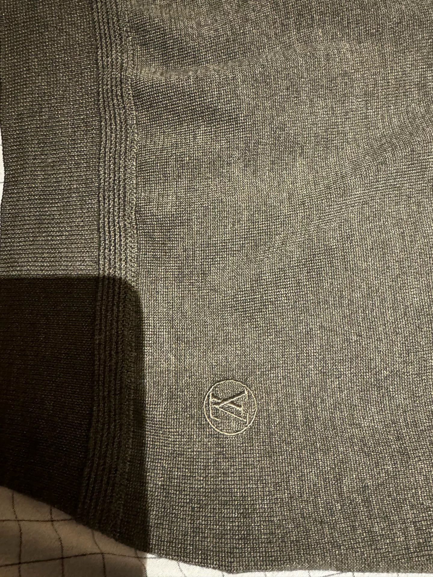 Louis Vuitton LV Men's XS Knit Sweater Size US XS / EU 42 / 0 - 3 Thumbnail