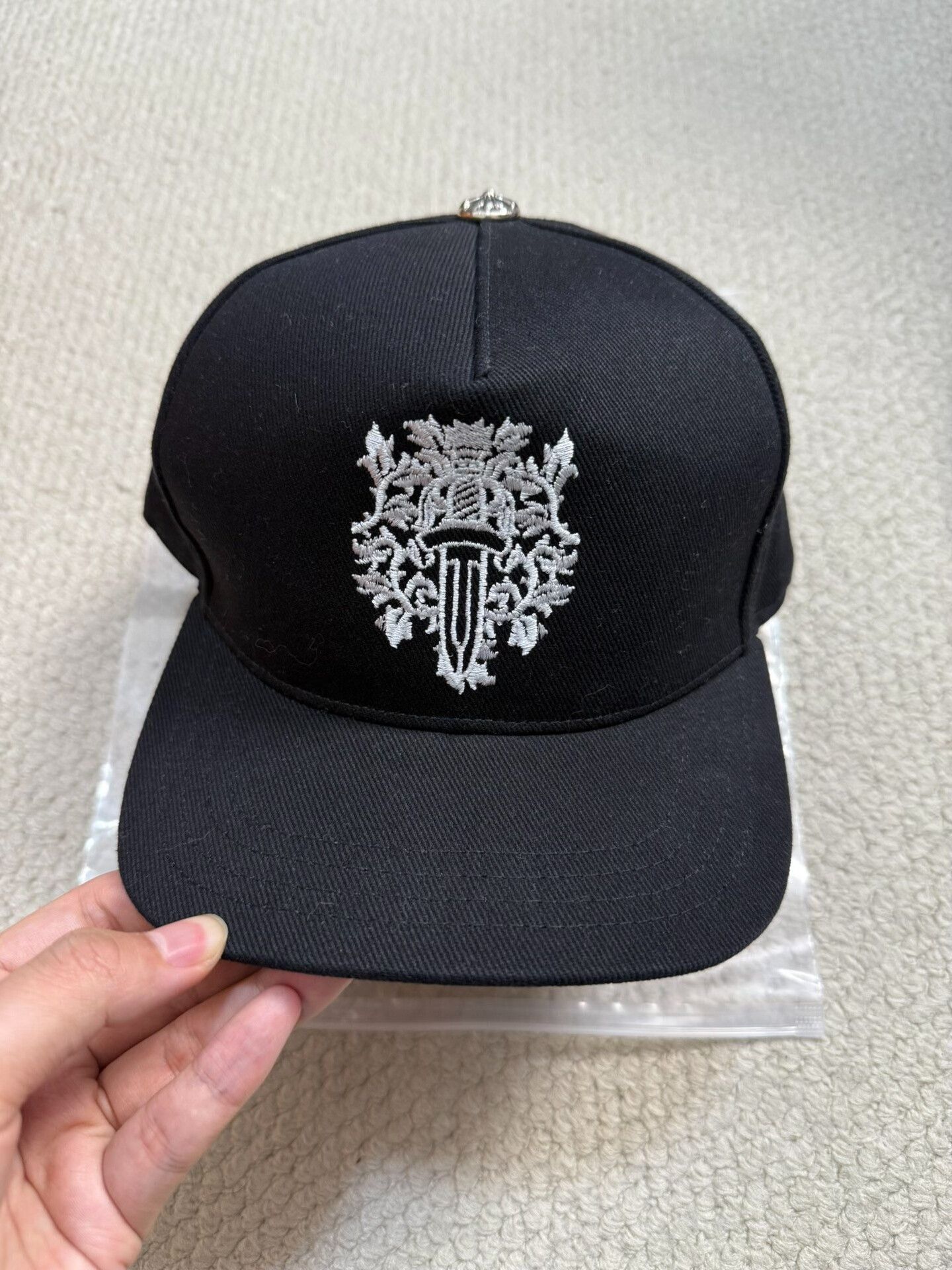 Chrome Hearts Chrome Hearts White Sword Embroidery Black Cap Size ONE SIZE - 2 Thumbnail
