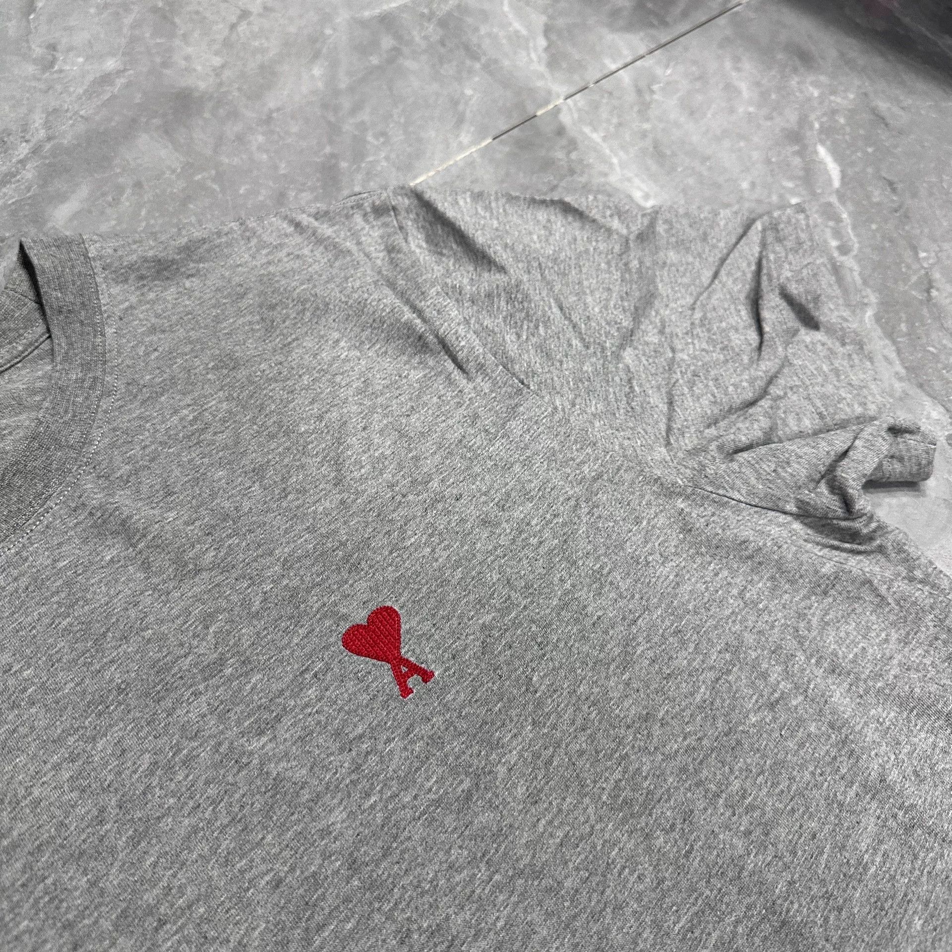 AMI AMI Paris Gray Heart Embroidery Tee Size US L / EU 52-54 / 3 - 2 Thumbnail