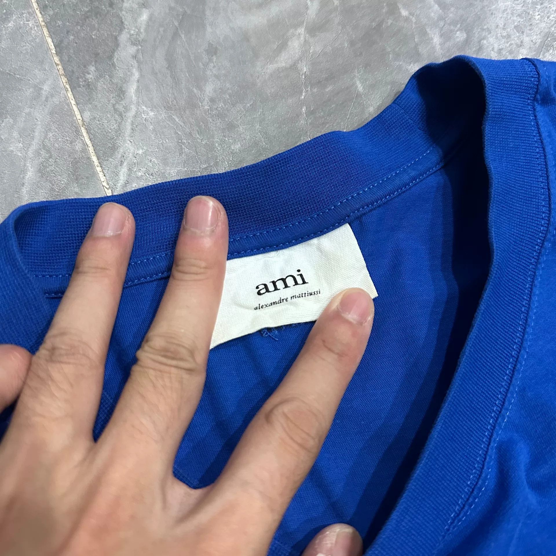 AMI AMI PARIS Klein Blue Heart Embroidered Tee Size US XL / EU 56 / 4 - 3 Thumbnail