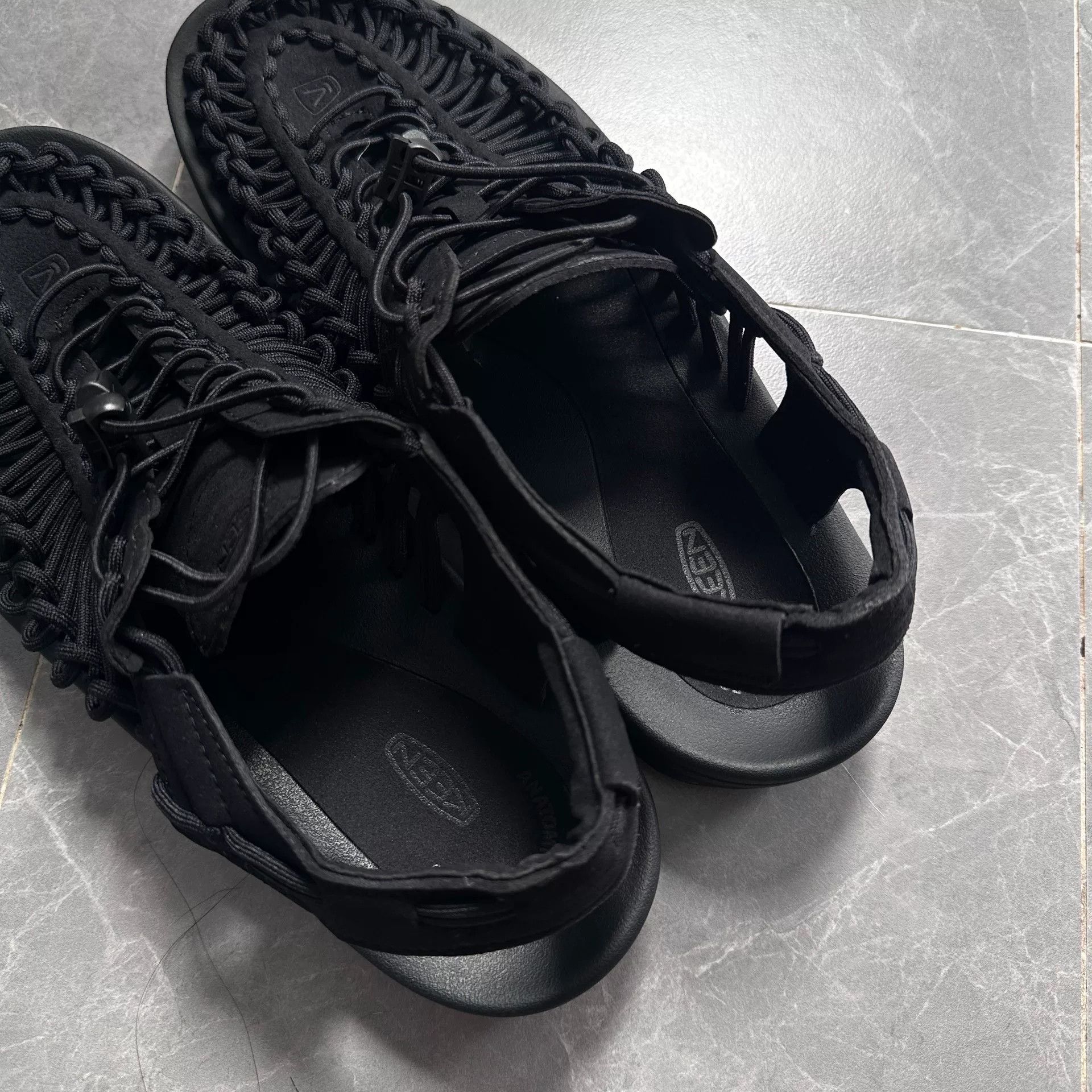 KEEN KEEN UNEEK Black Water Sandal Size US 10 / EU 43 - 3 Thumbnail