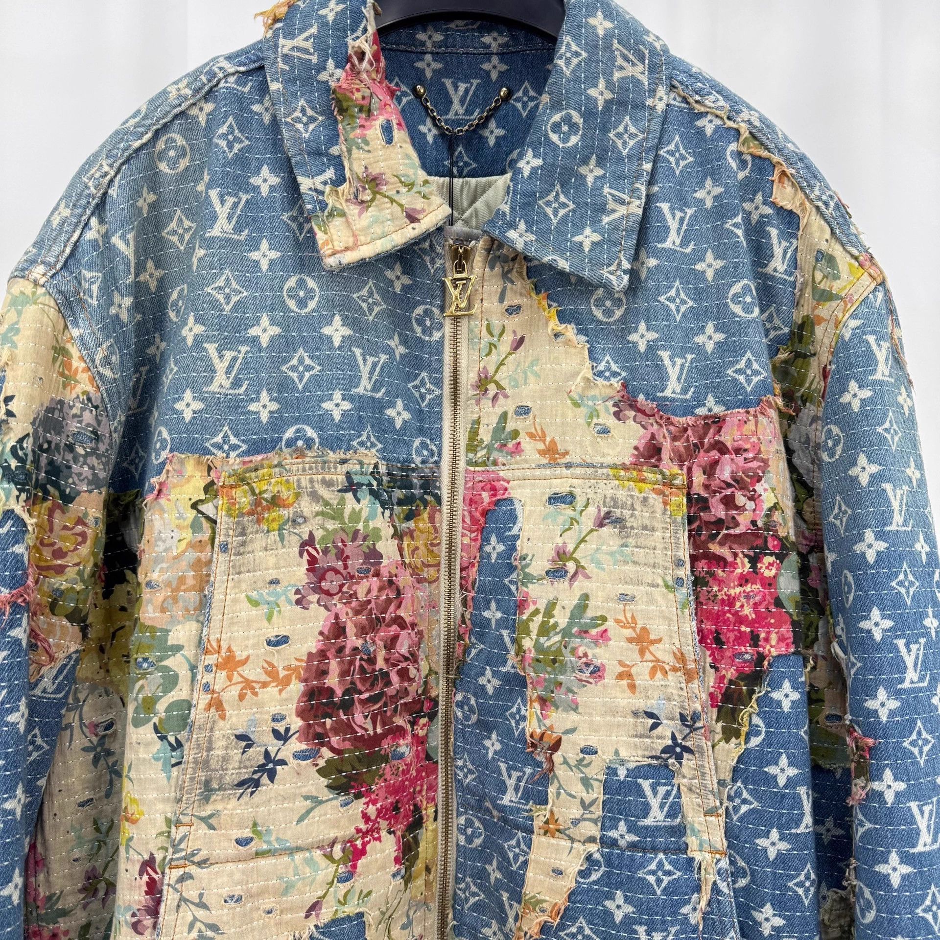 Louis Vuitton Blue Denim Jacket with Floral Patchwork Size US M / EU 48-50 / 2 - 3 Thumbnail
