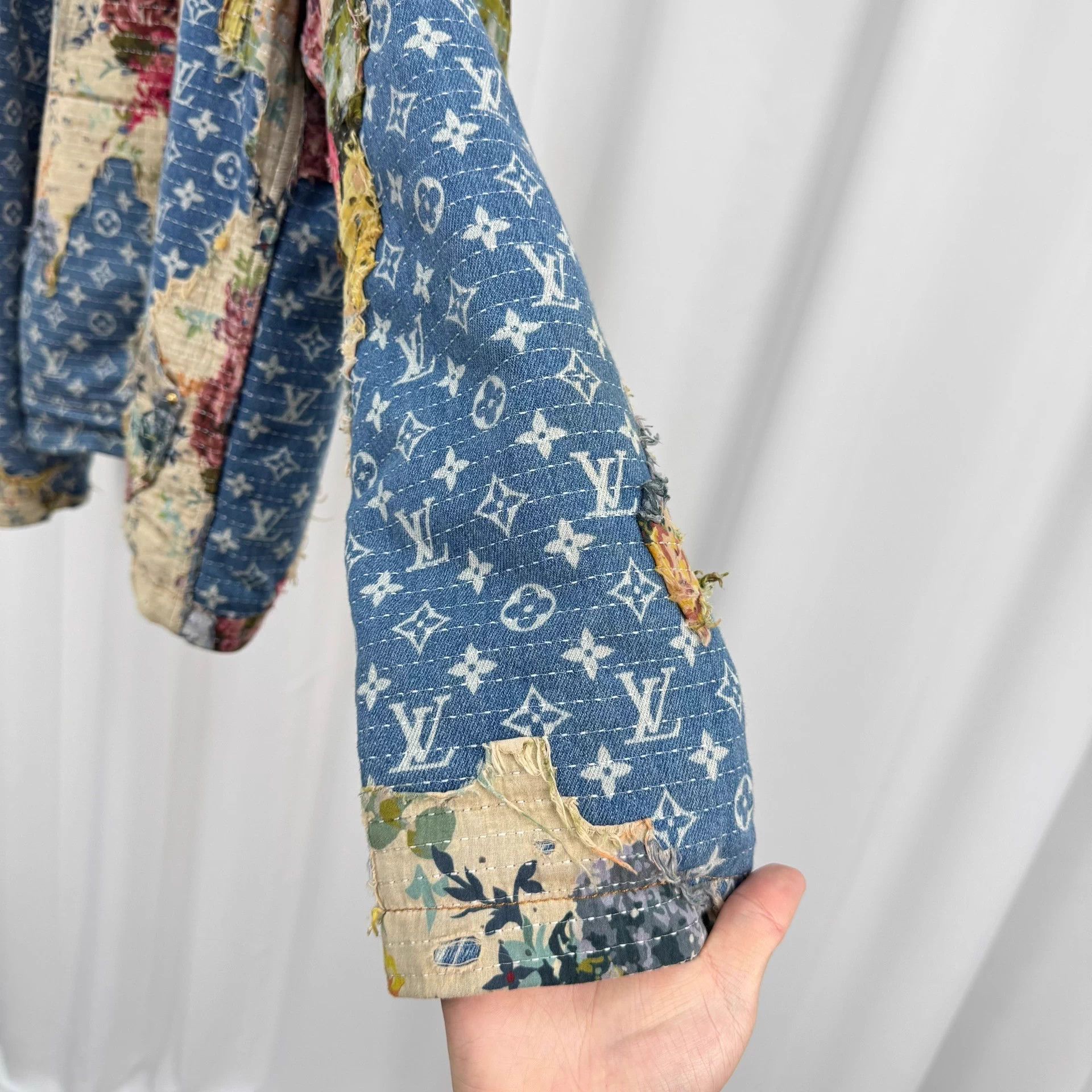 Louis Vuitton Blue Denim Jacket with Floral Patchwork Size US M / EU 48-50 / 2 - 4 Thumbnail