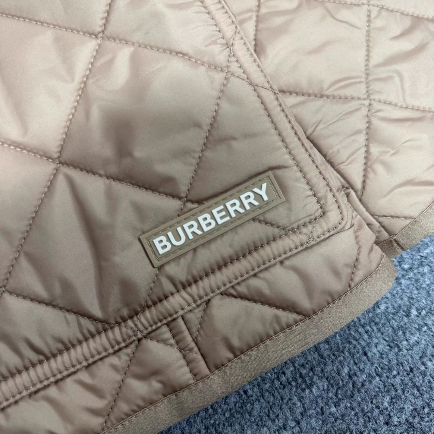 Burberry Beige Quilted Collared Jacket Size M Size US M / EU 48-50 / 2 - 5 Thumbnail