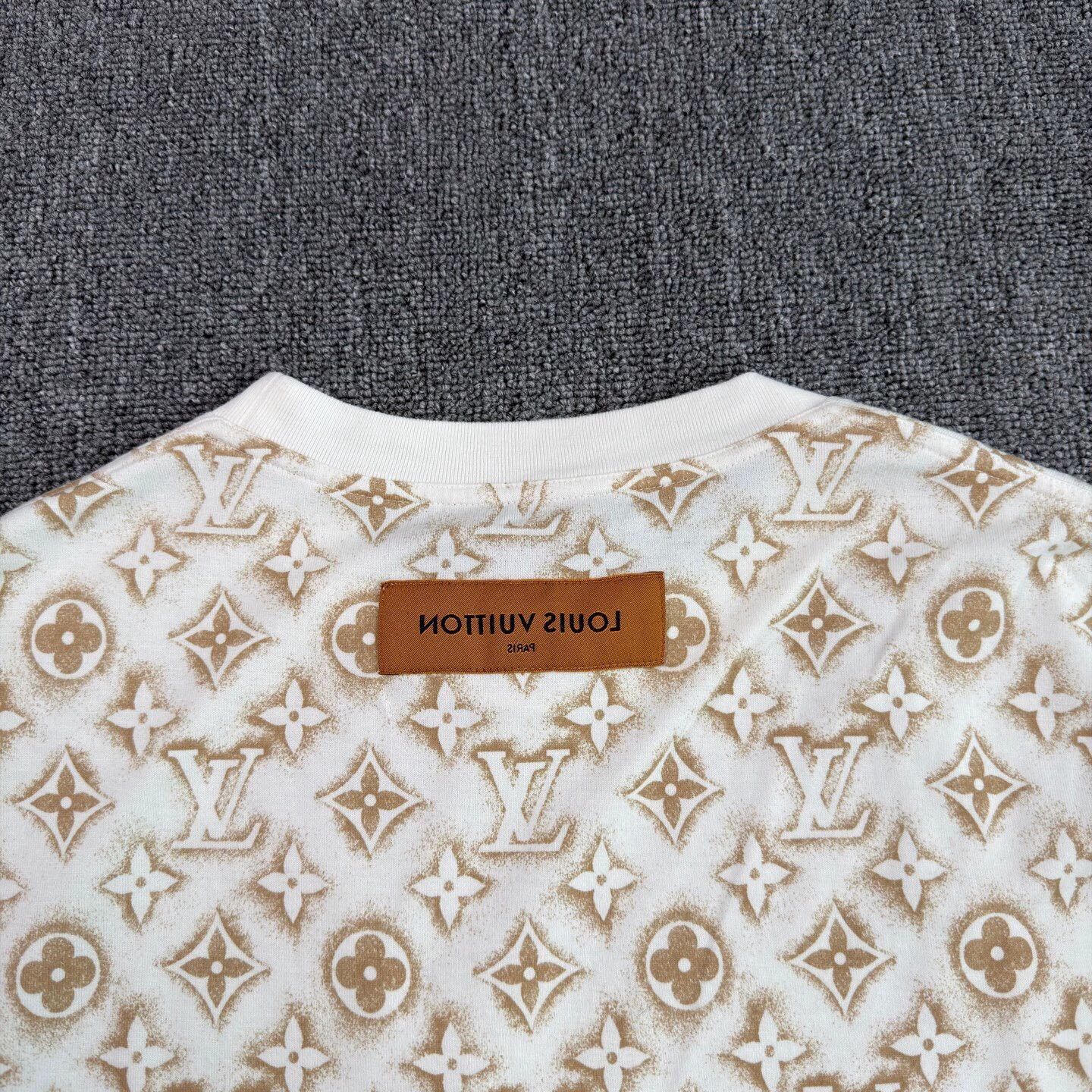Louis Vuitton Beige Patterned Short-Sleeve Shirt Size US S / EU 44-46 / 1 - 8 Thumbnail