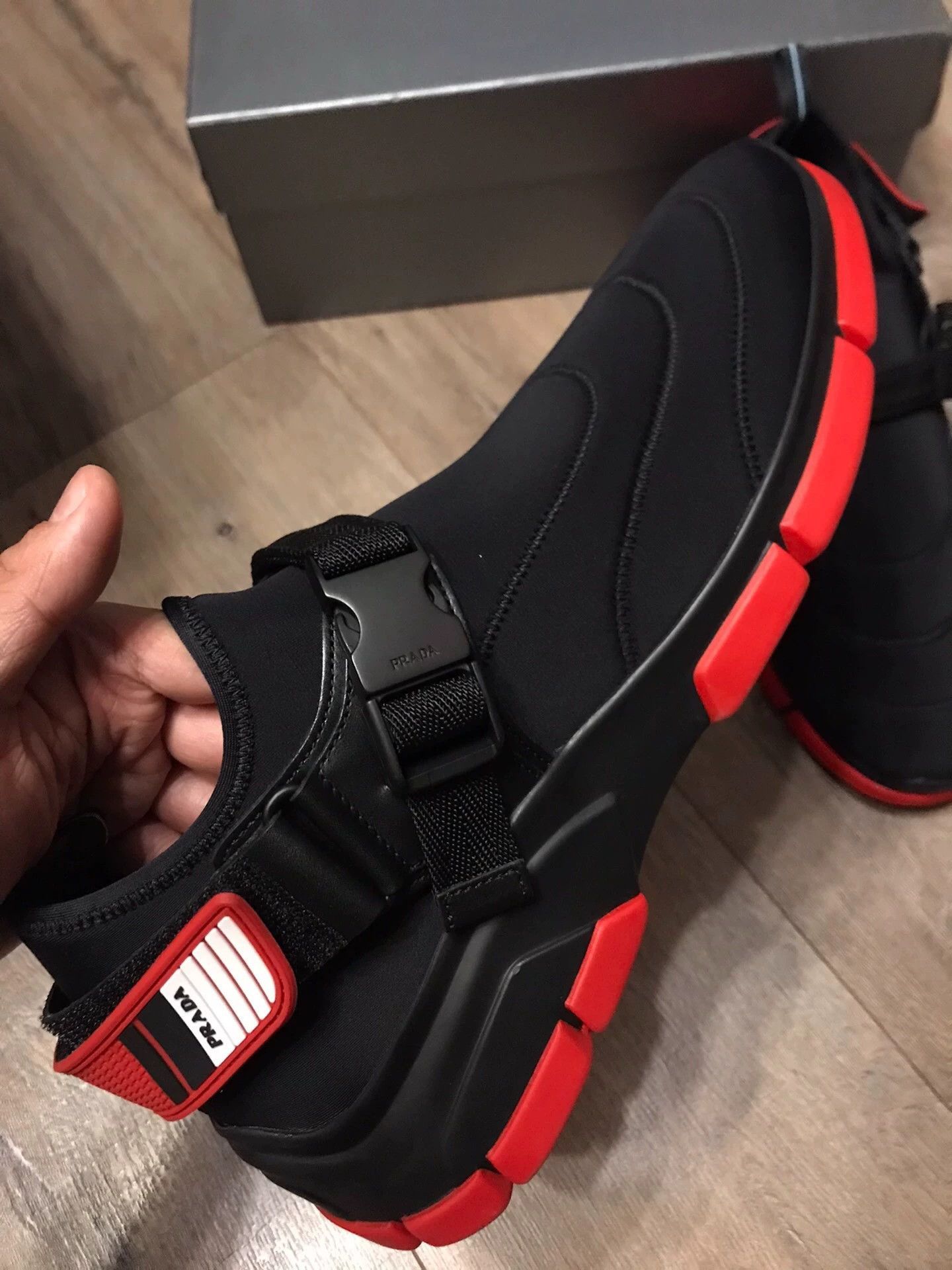 Prada Black Low-Top Sneakers with Red Accents Size 9 Size US 9 / EU 42 - 3 Thumbnail