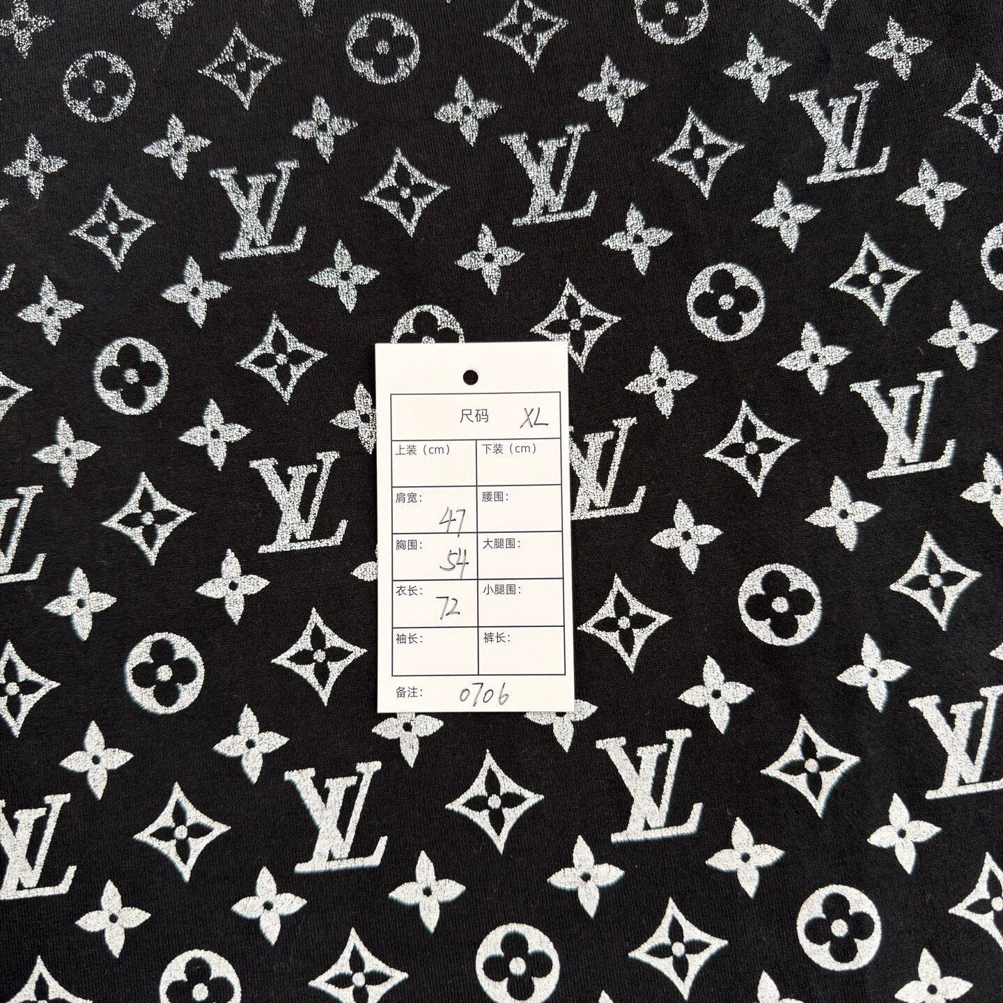 Louis Vuitton Black Gradient Logo Print Short Sleeve T-Shirt Size US XL / EU 56 / 4 - 6 Thumbnail