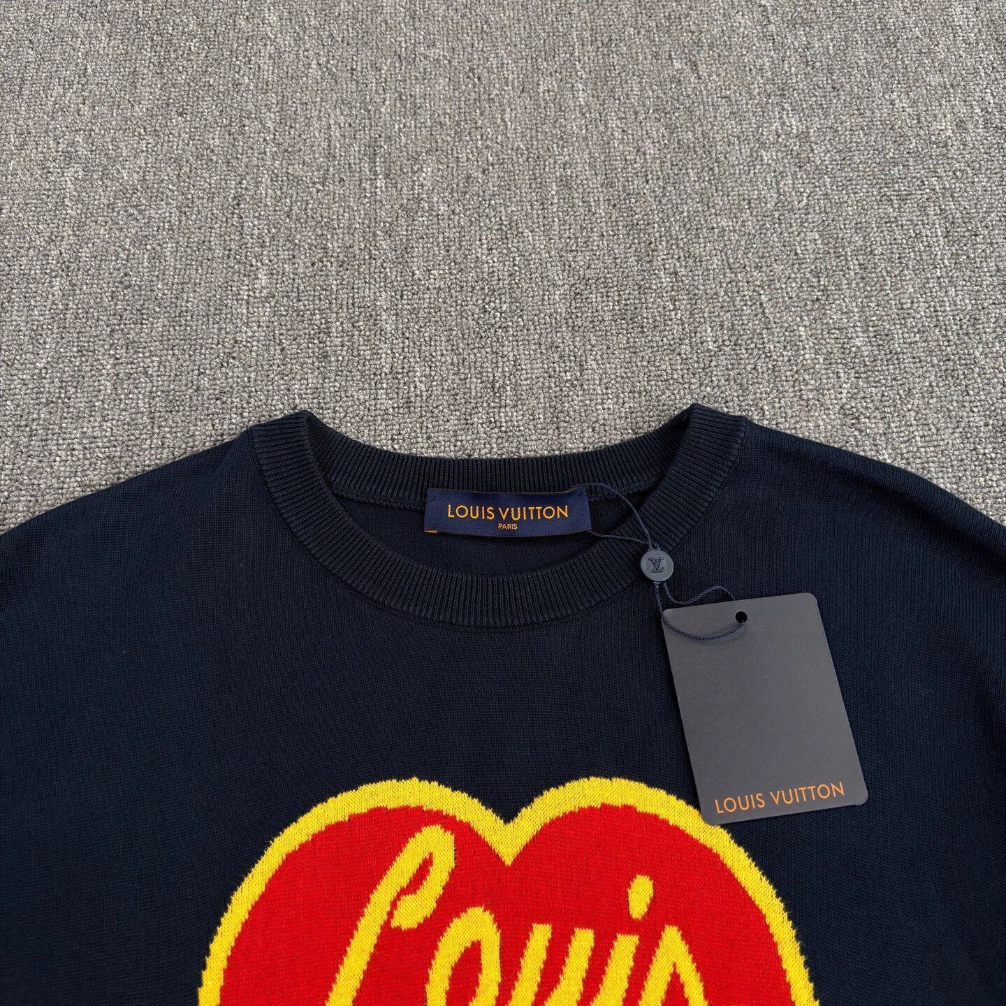 Louis Vuitton Blue Heart Graphic Short-Sleeve Shirt Size US XL / EU 56 / 4 - 3 Thumbnail