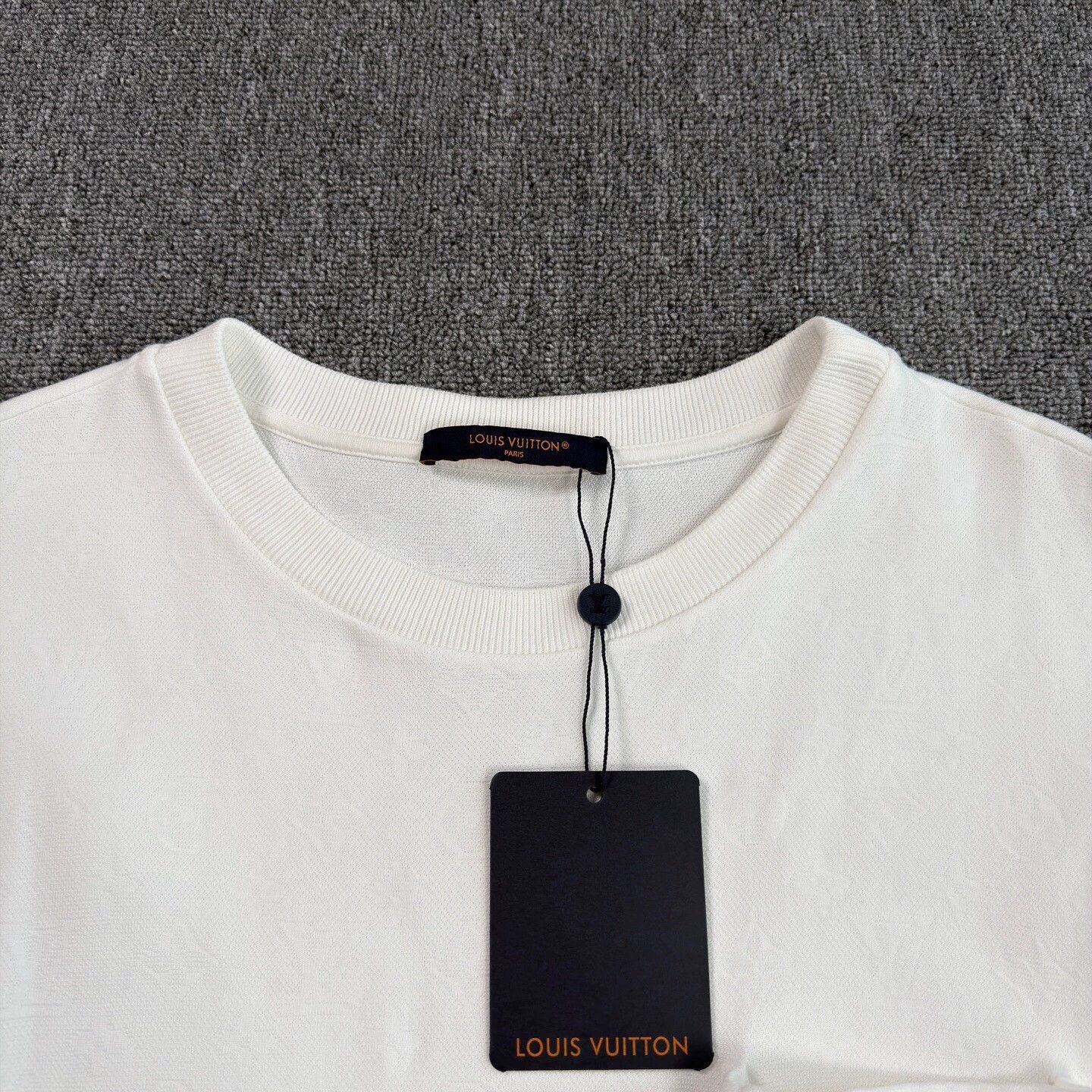 Louis Vuitton White Short-Sleeve T-Shirt with Pocket Size US L / EU 52-54 / 3 - 3 Thumbnail
