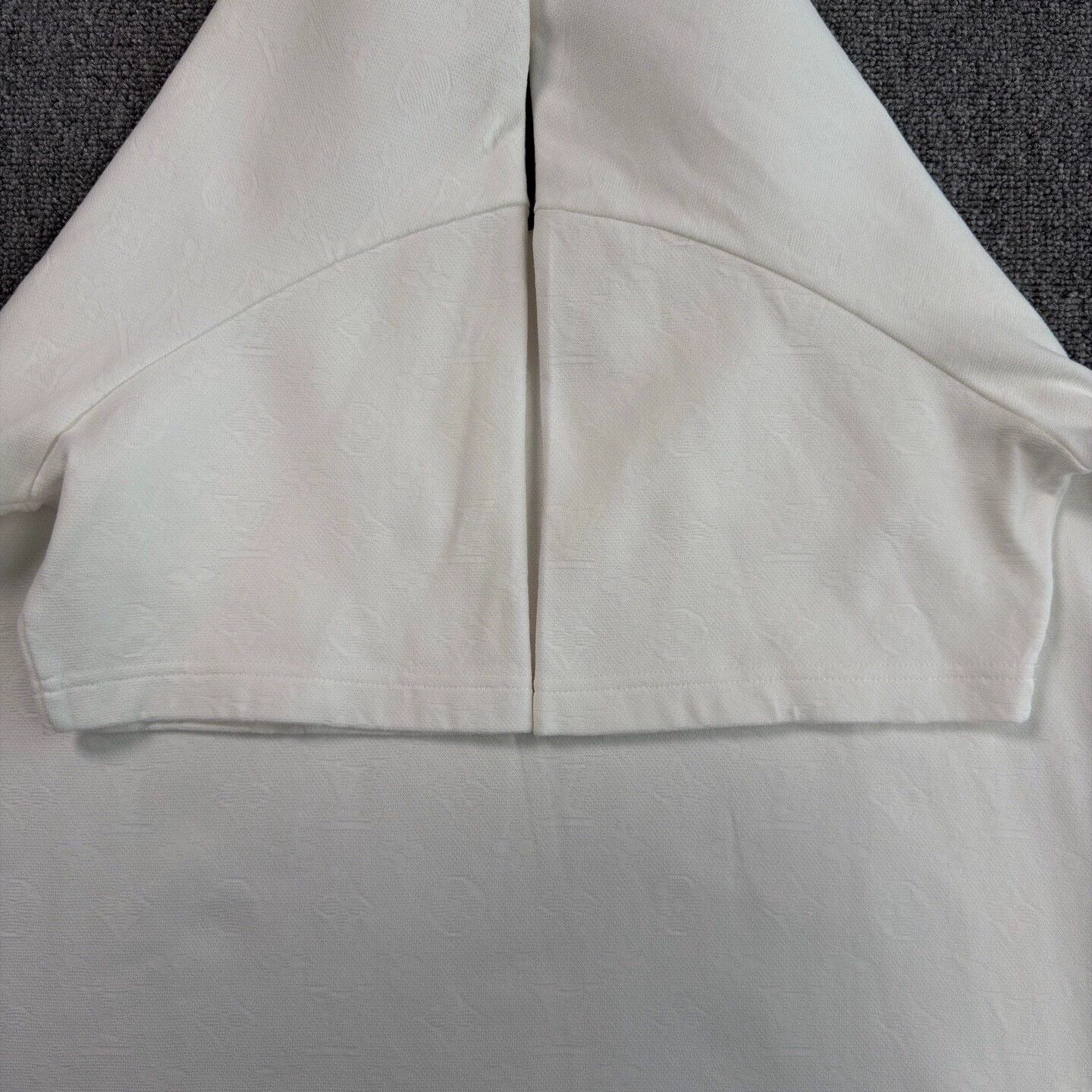 Louis Vuitton White Short-Sleeve T-Shirt with Pocket Size US L / EU 52-54 / 3 - 6 Thumbnail