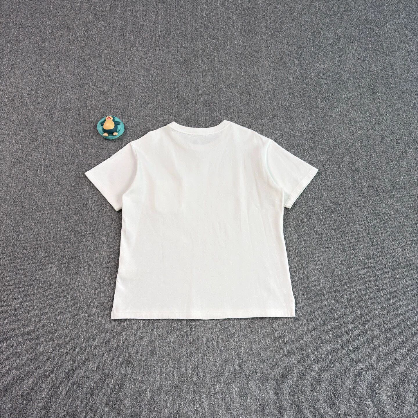 Louis Vuitton White Short-Sleeve T-Shirt with Pocket Size US L / EU 52-54 / 3 - 2 Thumbnail
