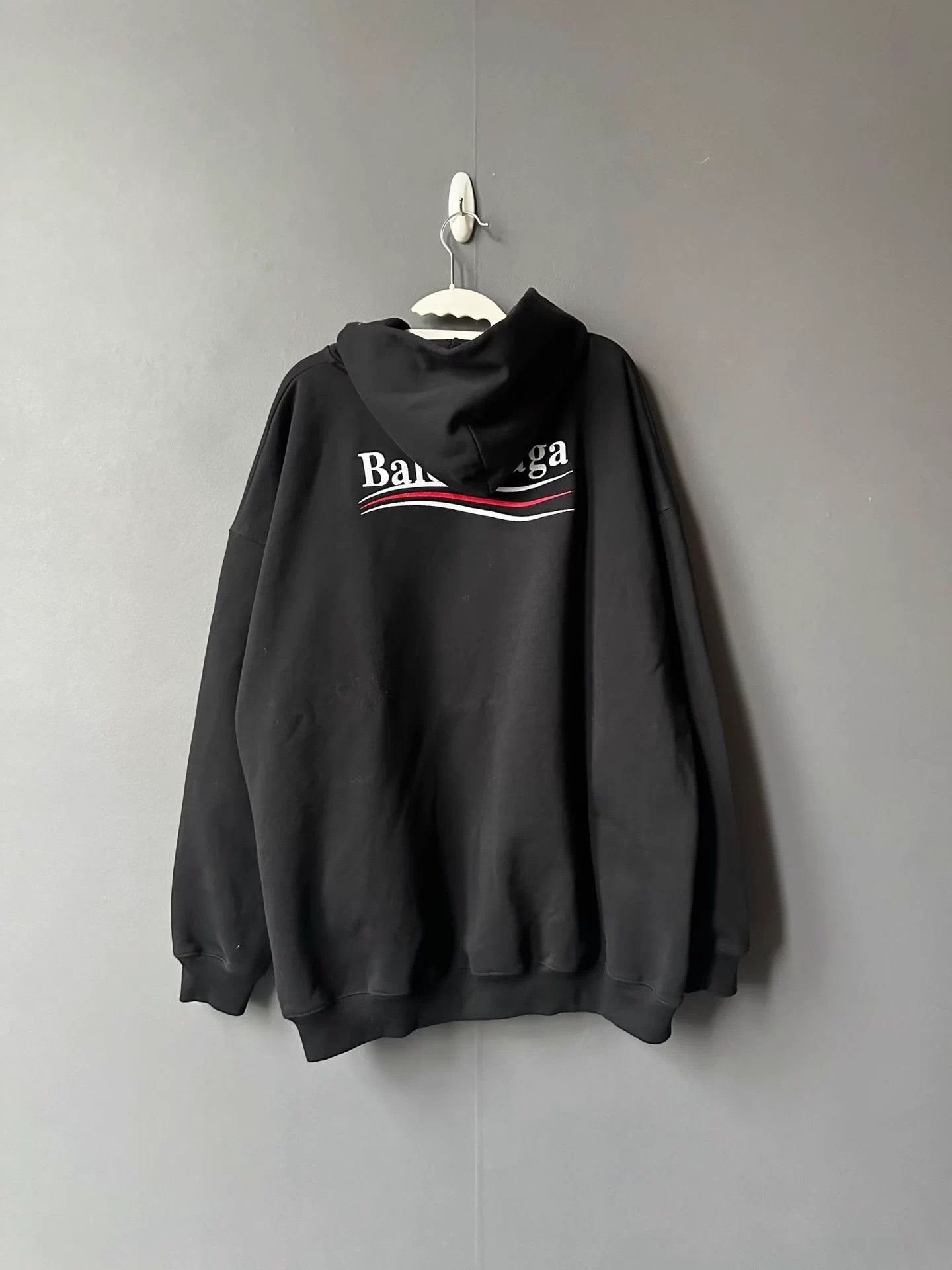 Balenciaga Black Oversized Hoodie with Front Pocket Size US S / EU 44-46 / 1 - 2 Thumbnail