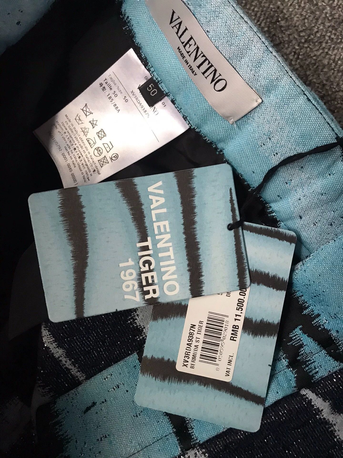 Valentino Blue Striped Casual Shorts Size US 34 / EU 50 - 4 Thumbnail