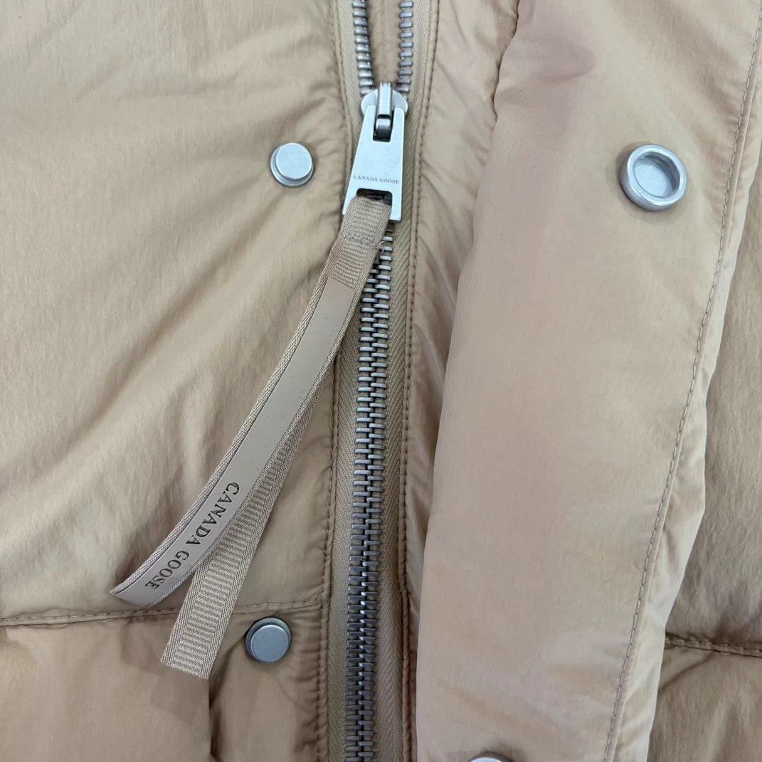 Canada Goose Beige Puffer Vest - Size M Size US M / EU 48-50 / 2 - 8 Thumbnail