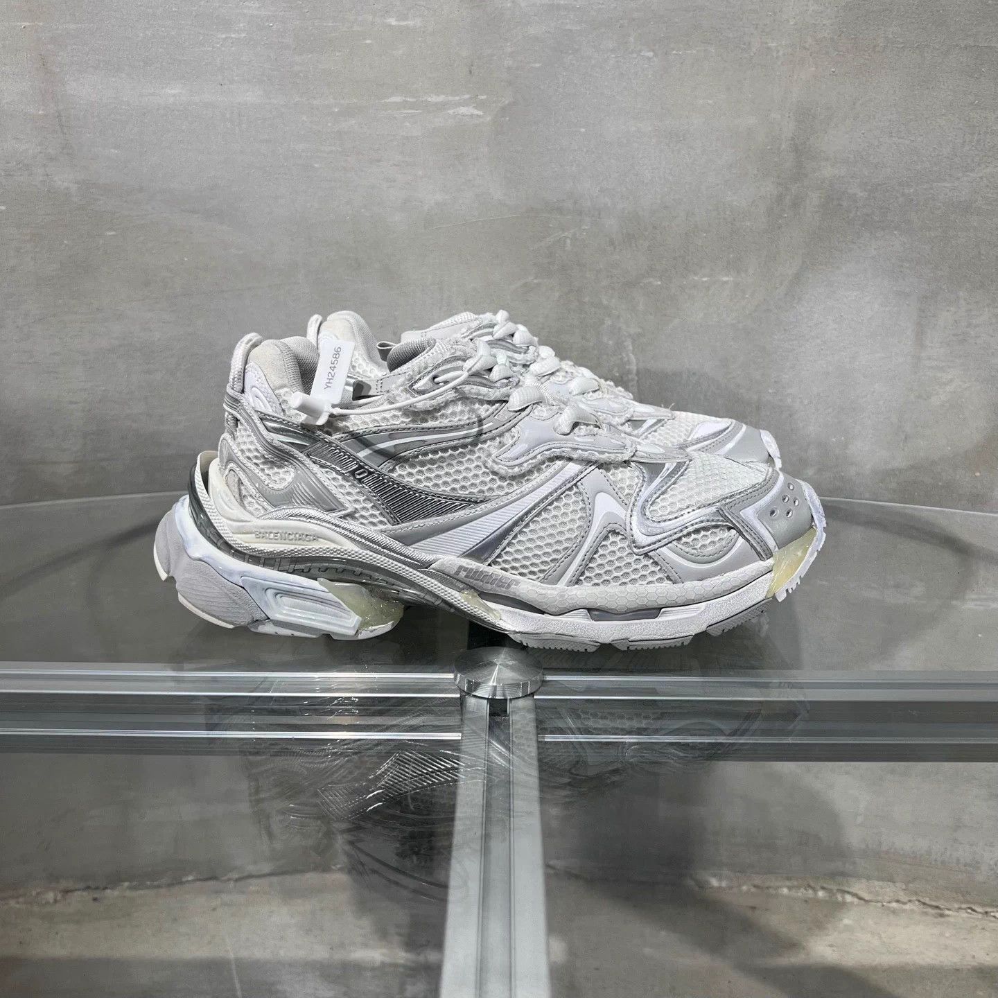 Balenciaga Silver Chunky Low-Top Sneakers Size 8 Size US 8 / EU 41 - 4 Thumbnail