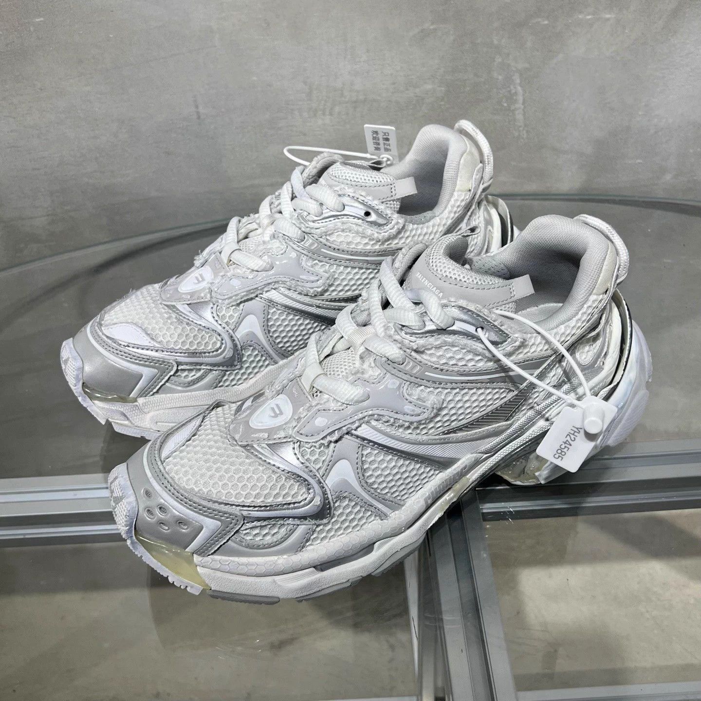 Balenciaga Silver Chunky Low-Top Sneakers Size 8 Size US 8 / EU 41 - 2 Thumbnail