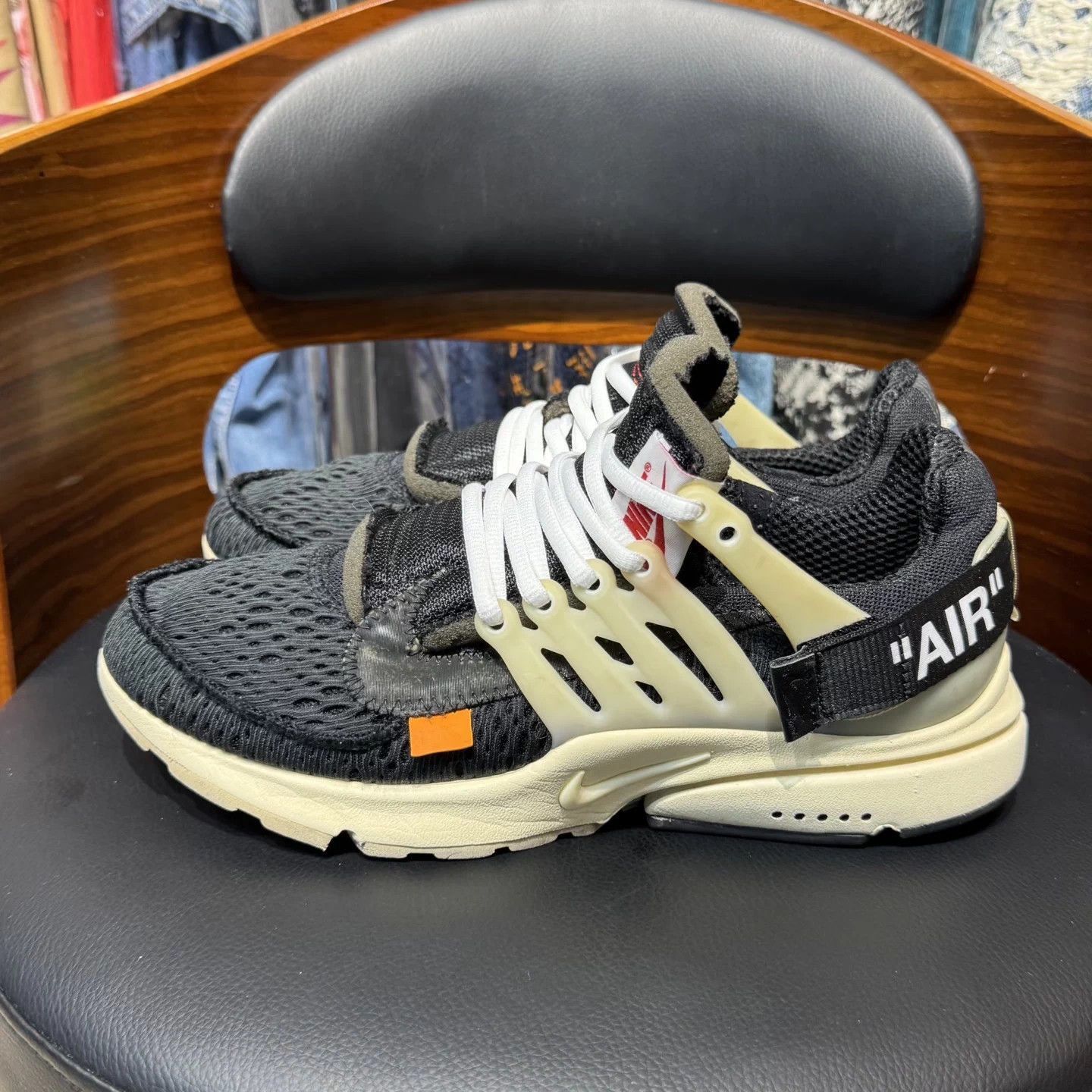 Black Low-Top Mesh Sneakers Size 7
