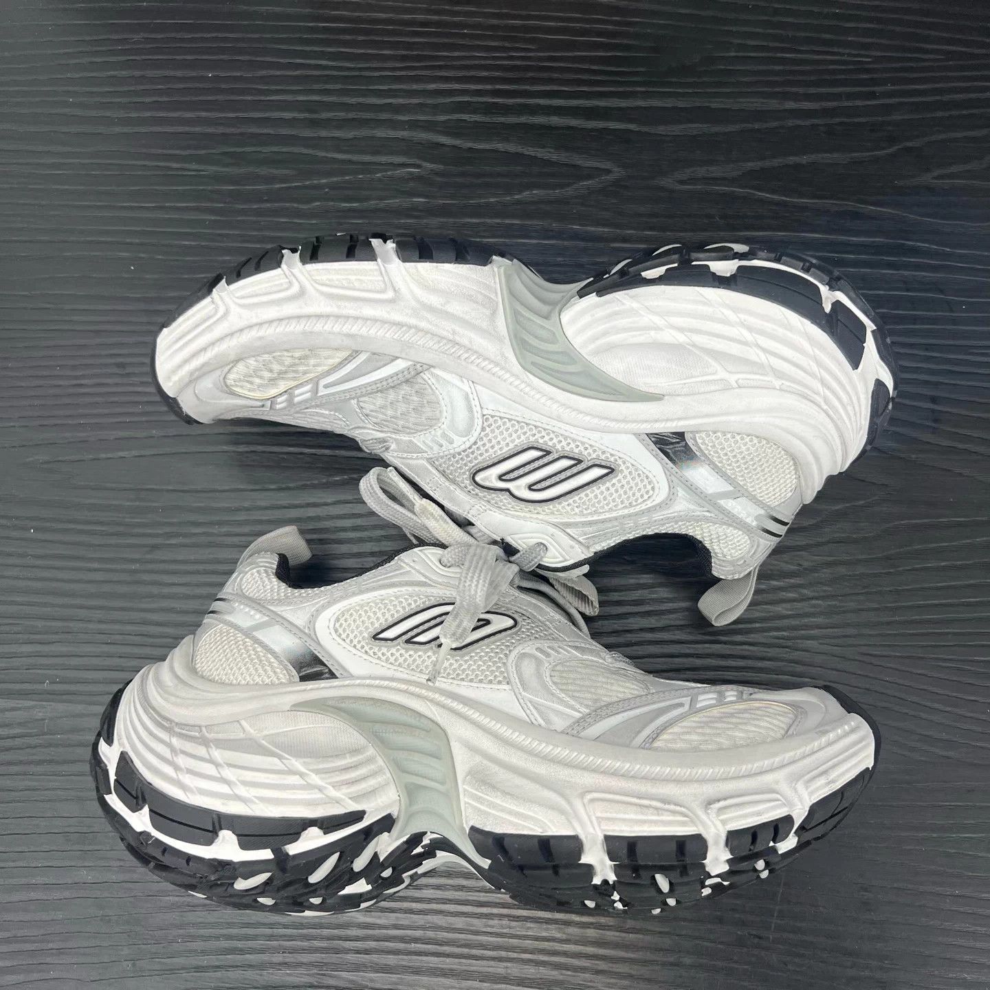 Balenciaga Gray Low-Top Sneakers Size 6 Size US 6 / EU 39 - 2 Thumbnail