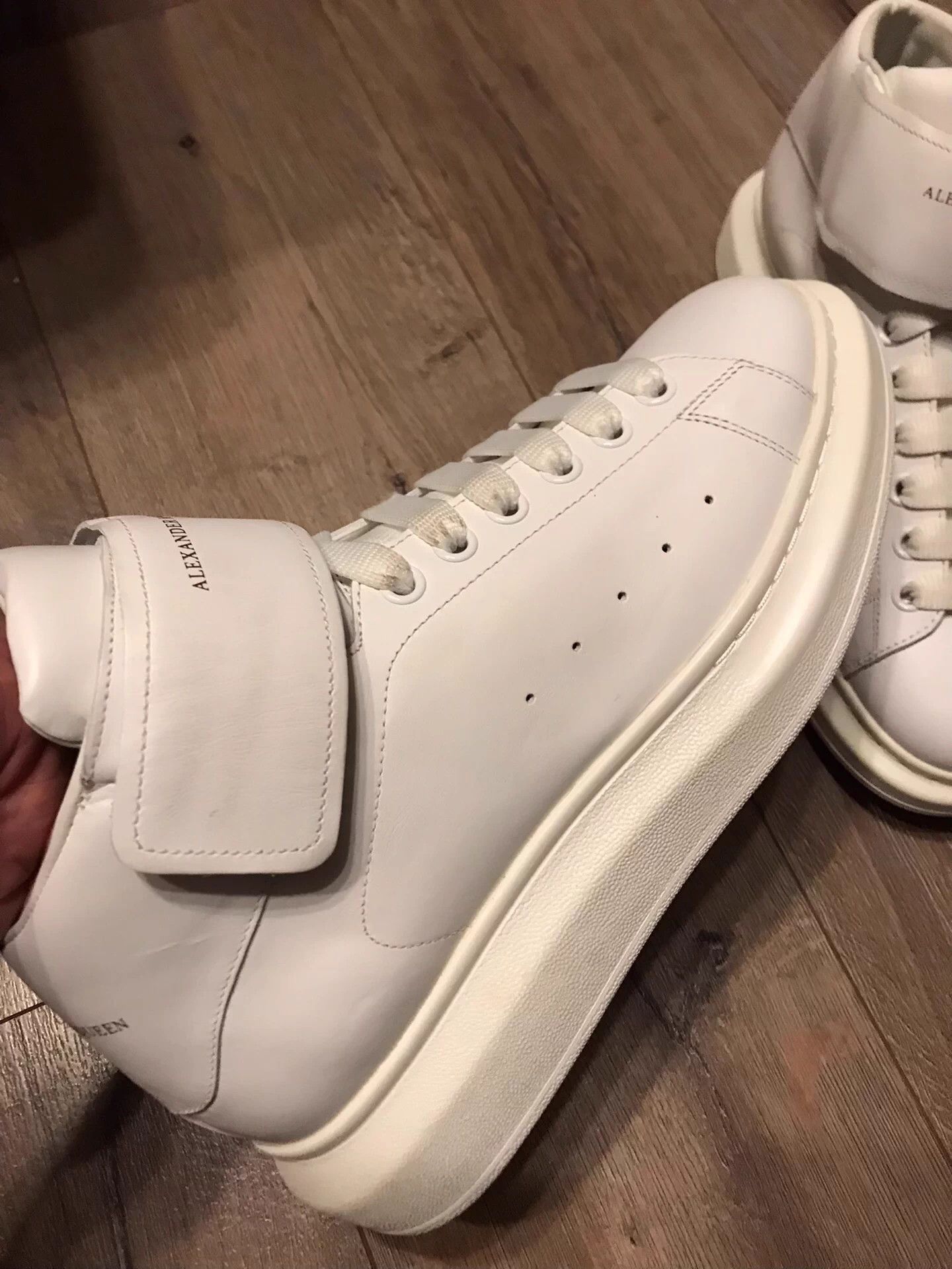 Alexander McQueen White High-Top Sneakers Size 9 Size US 9 / EU 42 - 4 Thumbnail