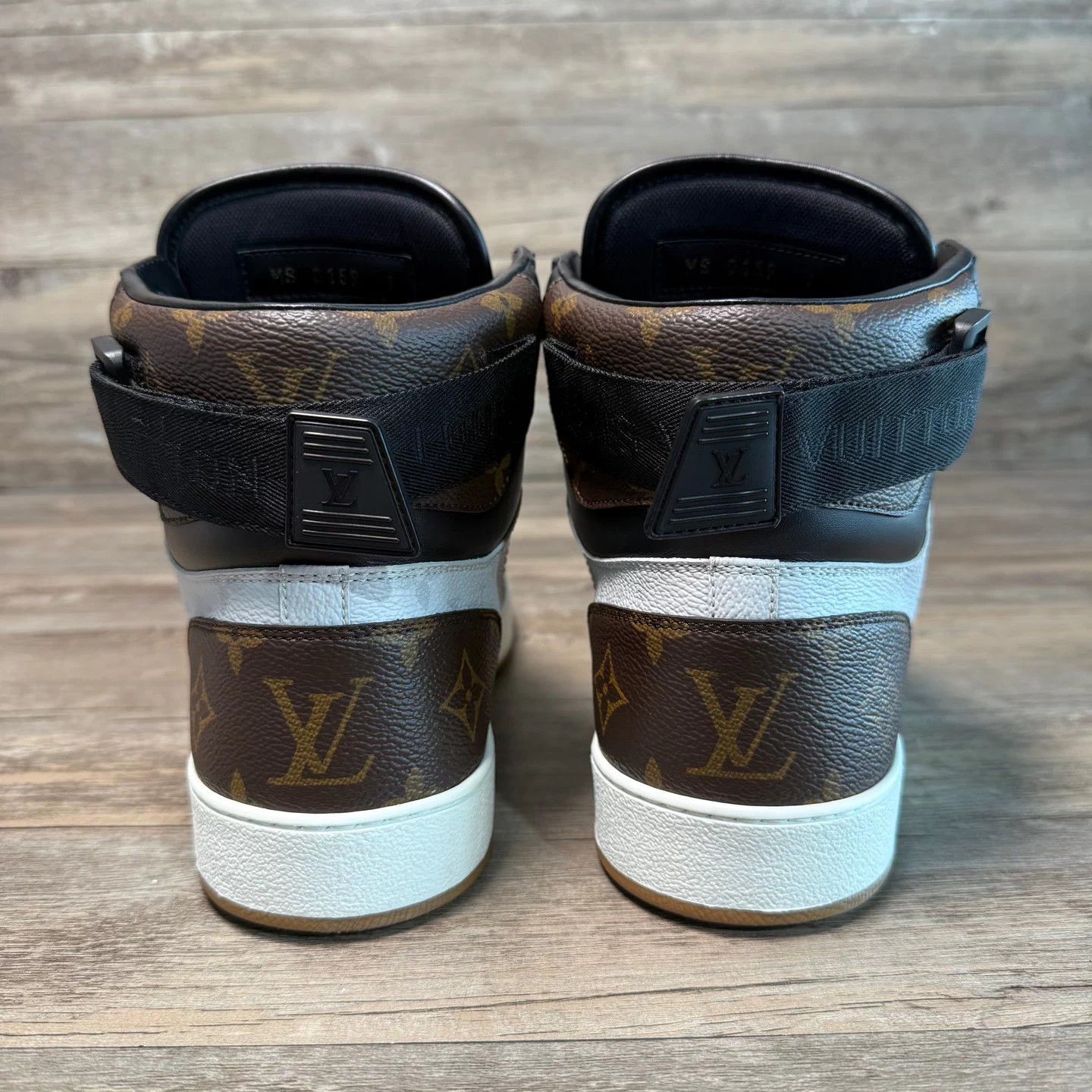 Louis Vuitton Black and White High-Top Sneakers Size 8 Size US 8 / EU 41 - 6 Thumbnail