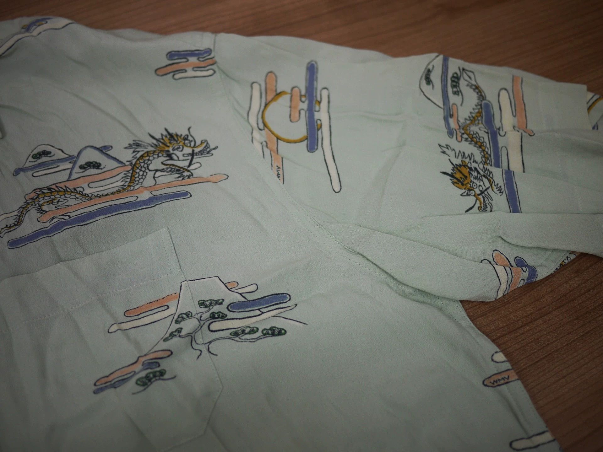 Visvim Green Dragon & Mountain Print Short Sleeve Shirt Size US XL / EU 56 / 4 - 3 Thumbnail