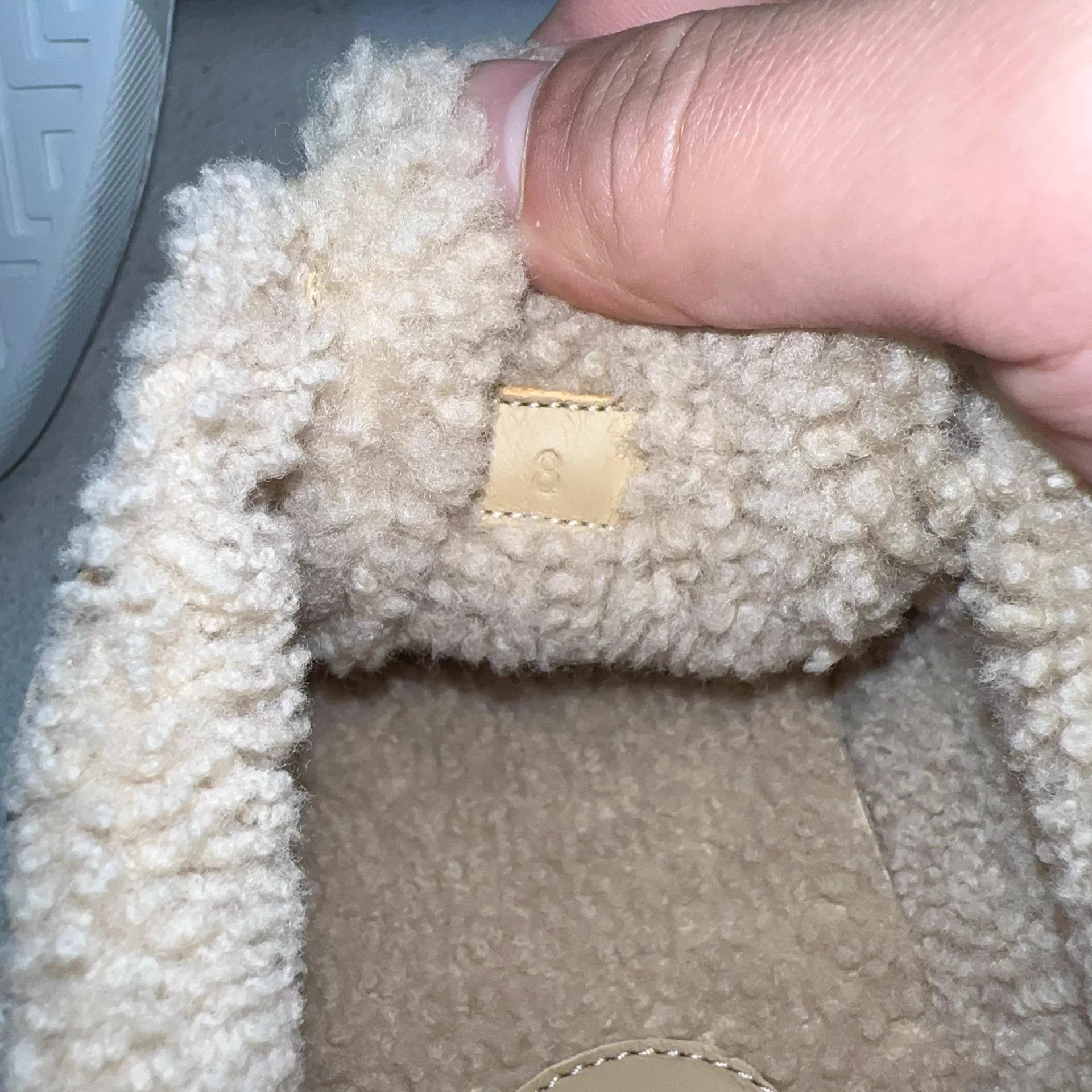 Gucci Beige Low-Top Sneakers Size 9 Size US 9 / EU 42 - 5 Thumbnail