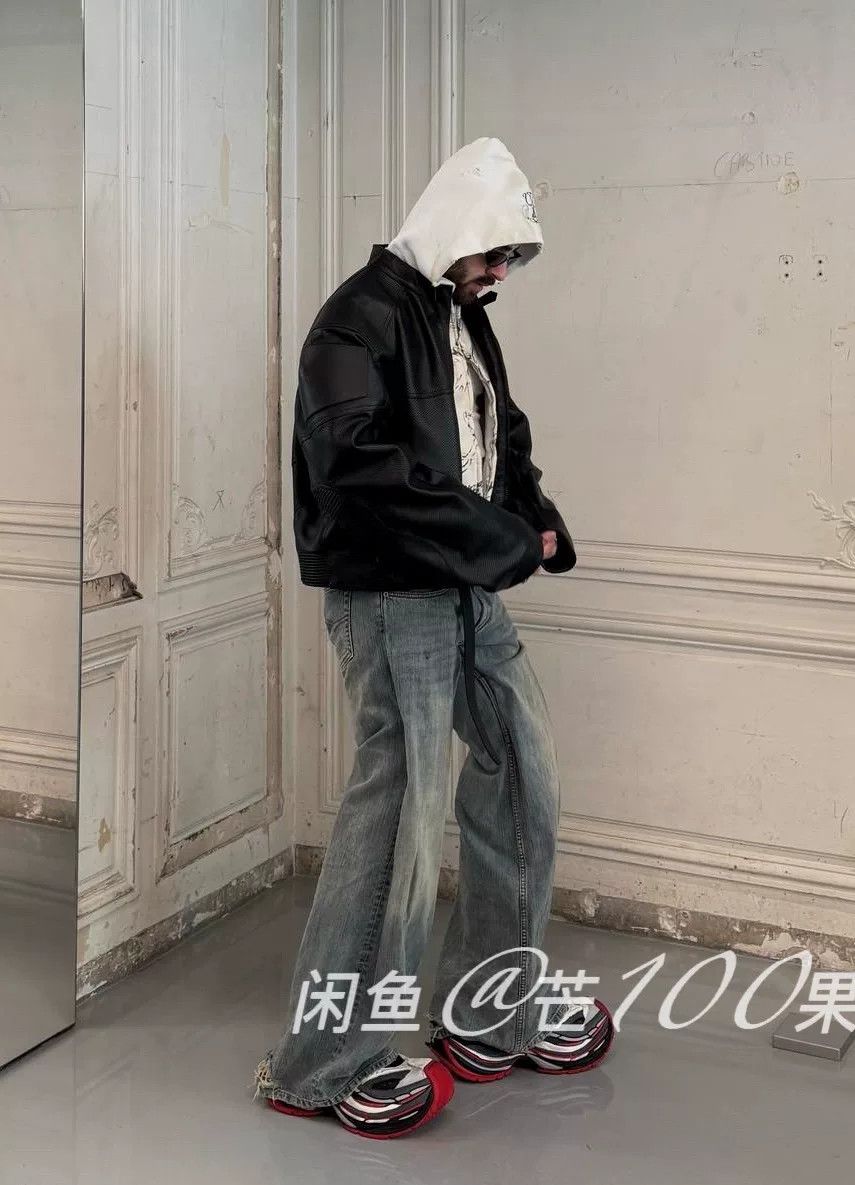 Balenciaga Balenciaga 25 Low-Rise Baggy Flare Jeans Size 25" / US 0 / IT 36 - 9 Thumbnail