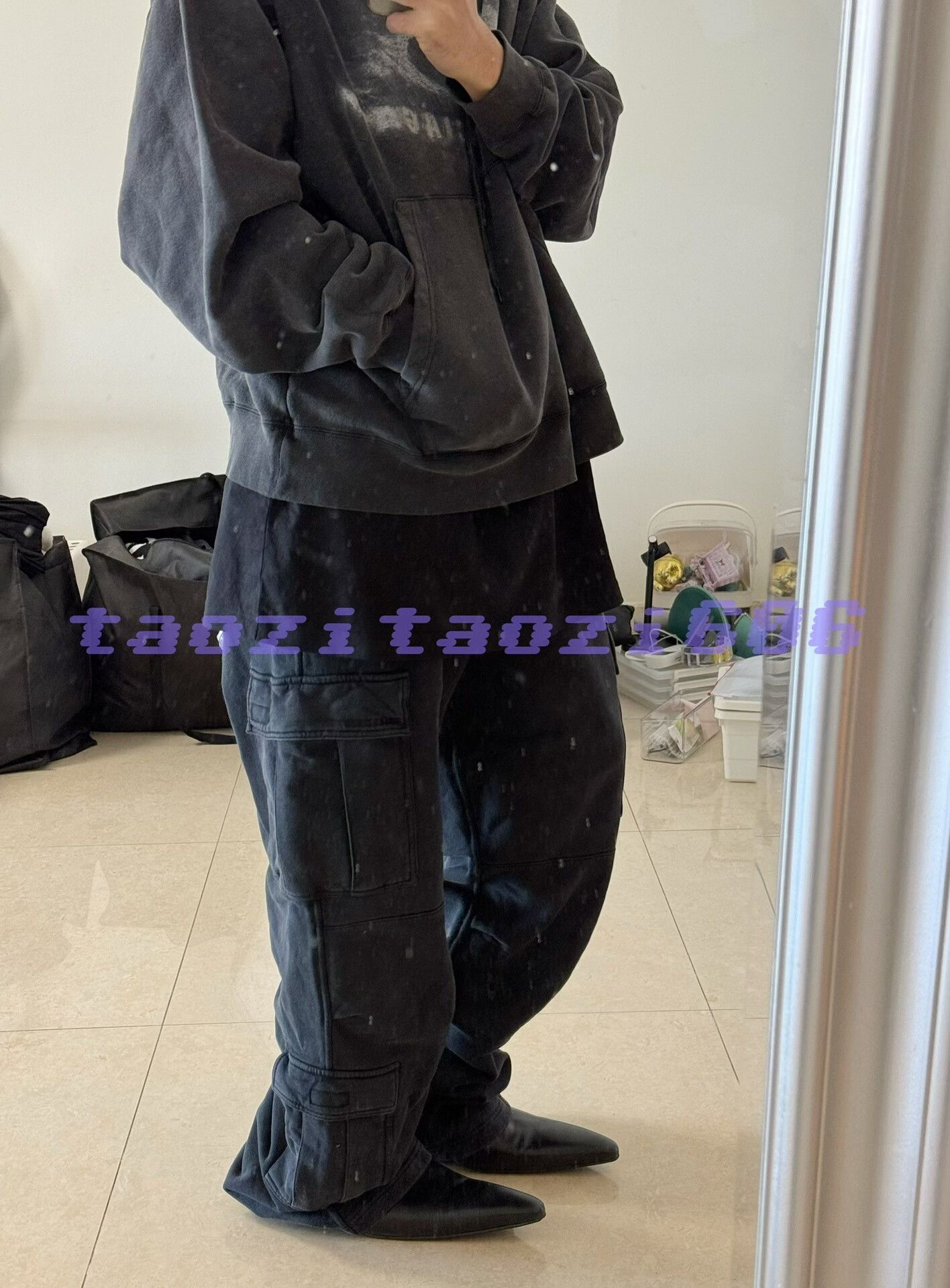 Balenciaga Balenciaga Rhinestone Cargo Sweatpants 26 Size 26" / US 2 / IT 38 - 2 Thumbnail