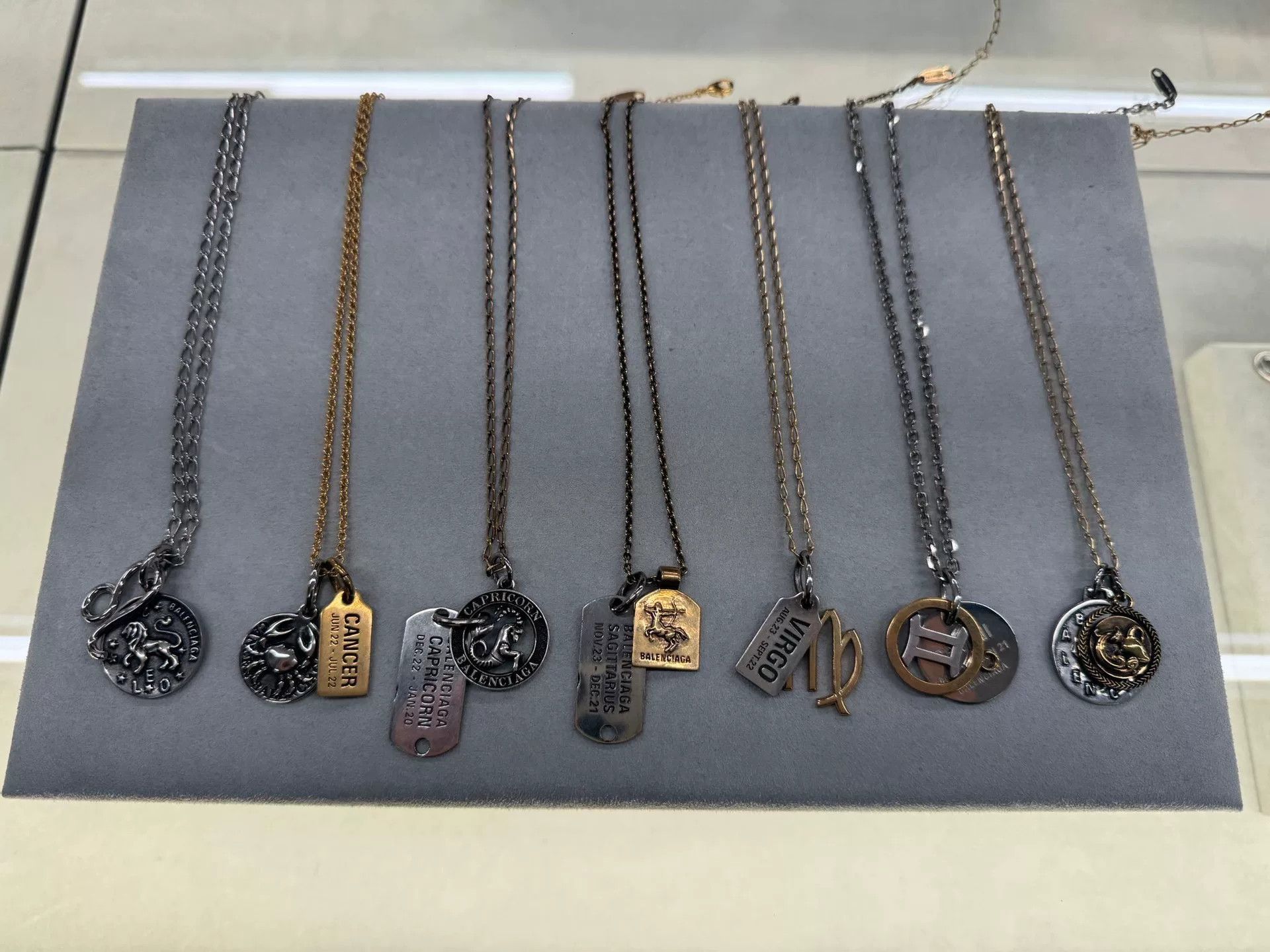 Balenciaga Balenciaga Capricorn Zodiac Necklace Size ONE SIZE - 6 Thumbnail