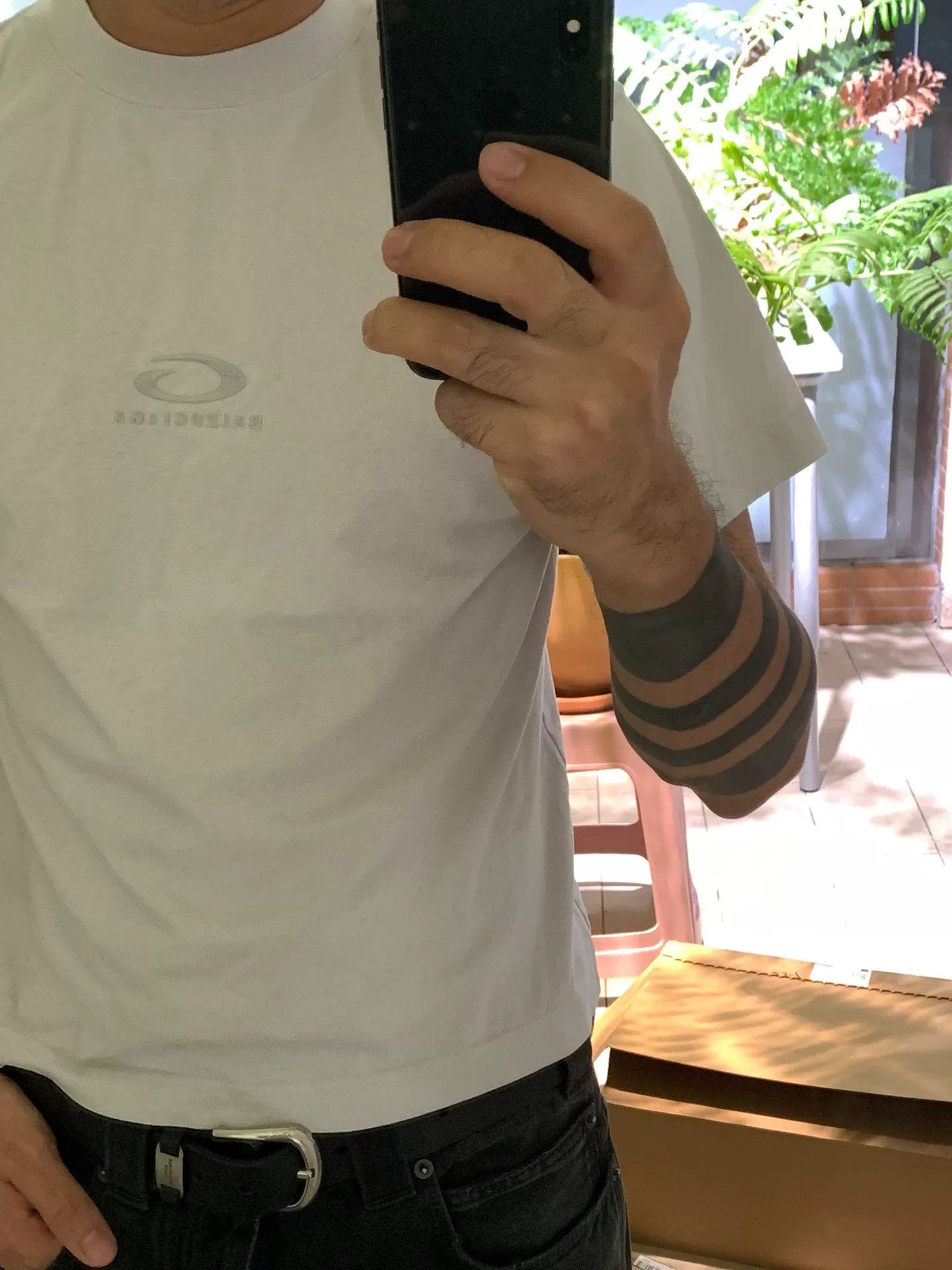 Balenciaga Balenciaga 25 Embroidered Logo Washed White Tee Size XS / US 0-2 / IT 36-38 - 7 Thumbnail