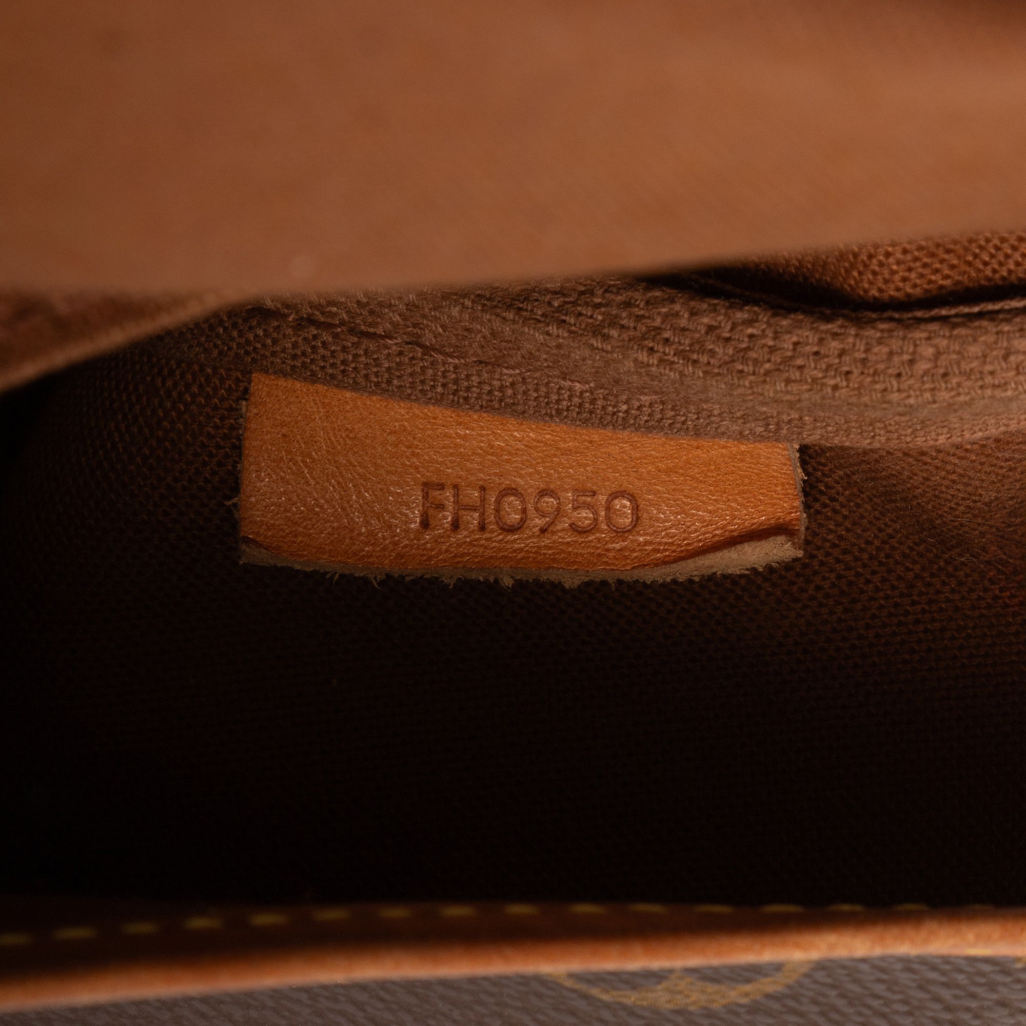 Louis Vuitton Saumur GM Size ONE SIZE - 11 Thumbnail