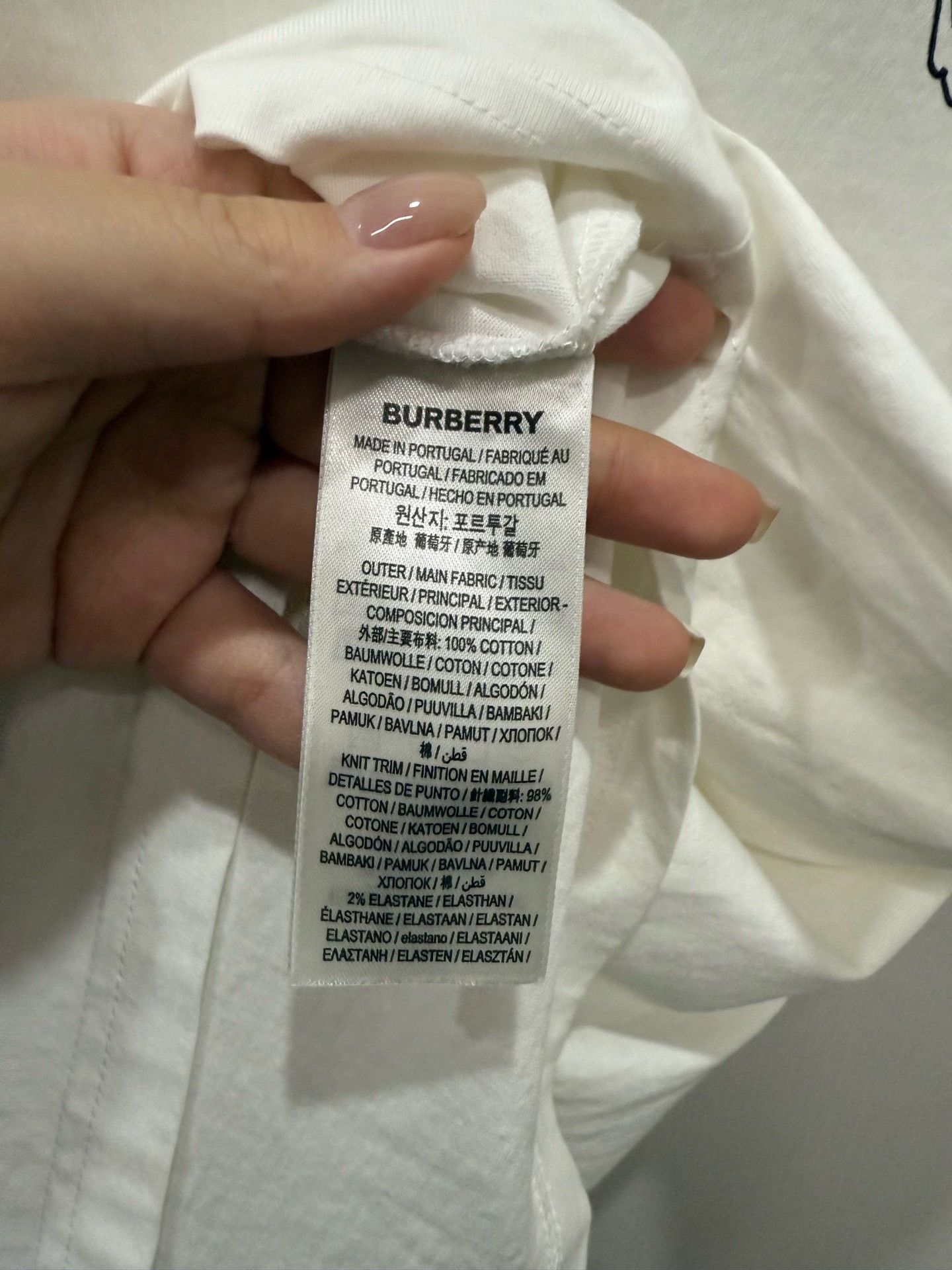 Burberry Burberry Short-Sleeve Graphic T-Shirt Size XS / US 0-2 / IT 36-38 - 3 Thumbnail