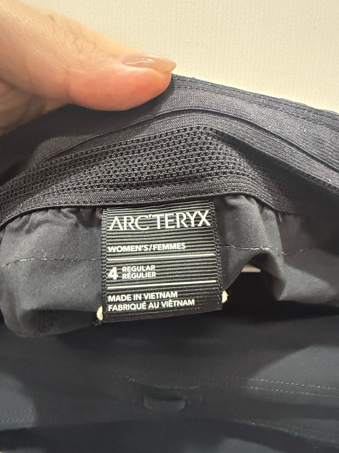 Arc'teryx Arcteryx Women's Short Jacket Size 28" / US 6 / IT 42 - 3 Thumbnail