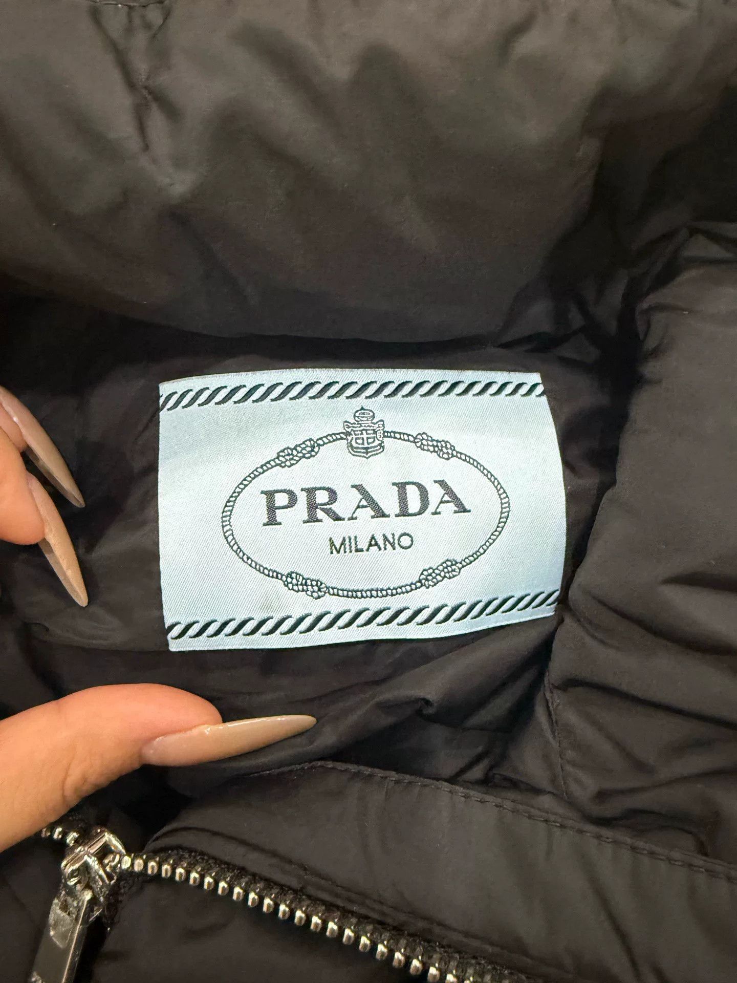 Prada Prada Size 40 Black Hooded Down Jacket Size US XXS / EU 40 - 4 Thumbnail