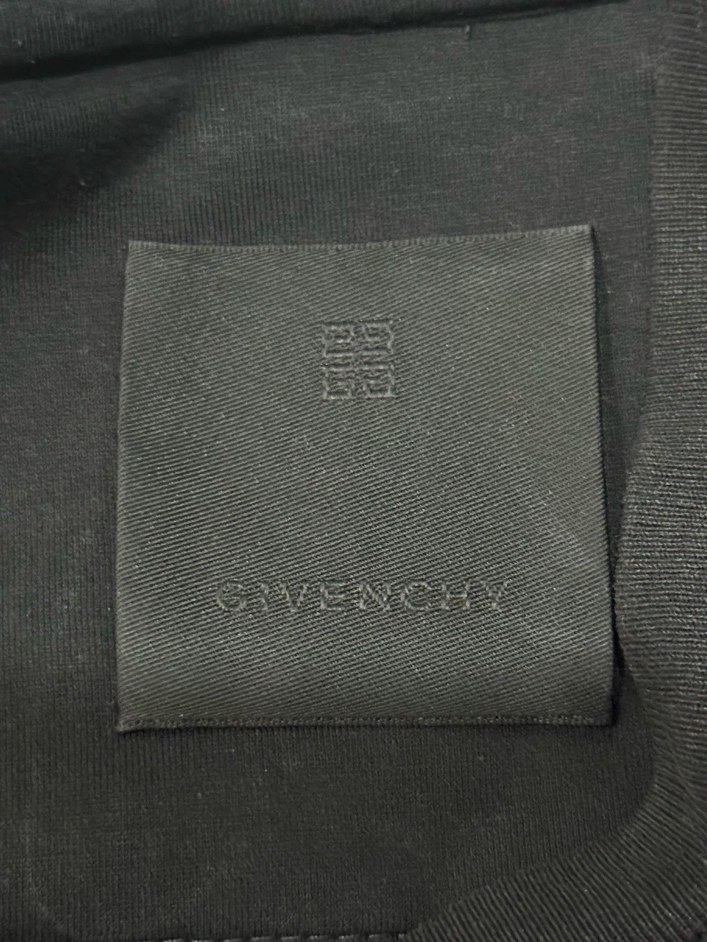 Givenchy Givenchy Distressed Short-Sleeve T-Shirt S Size US S / EU 44-46 / 1 - 3 Thumbnail