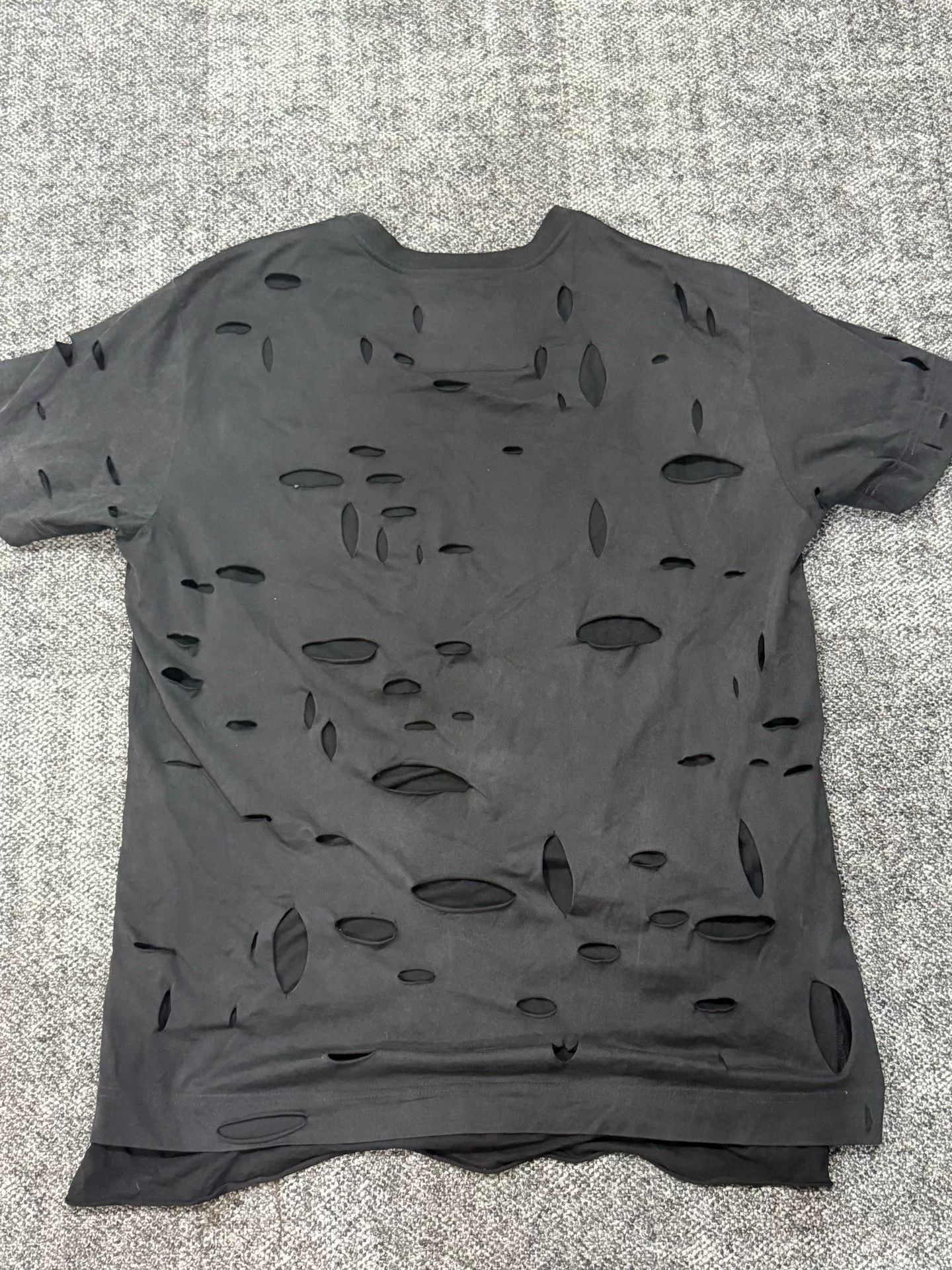 Givenchy Givenchy Distressed Short-Sleeve T-Shirt S Size US S / EU 44-46 / 1 - 2 Thumbnail