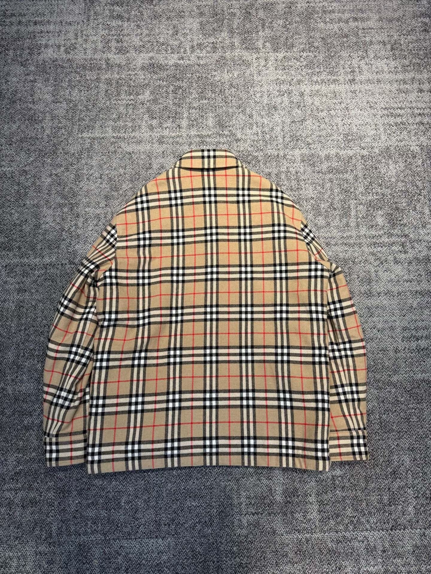 Burberry Burberry Classic Check Lamb Wool Coat M Size US M / EU 48-50 / 2 - 2 Thumbnail