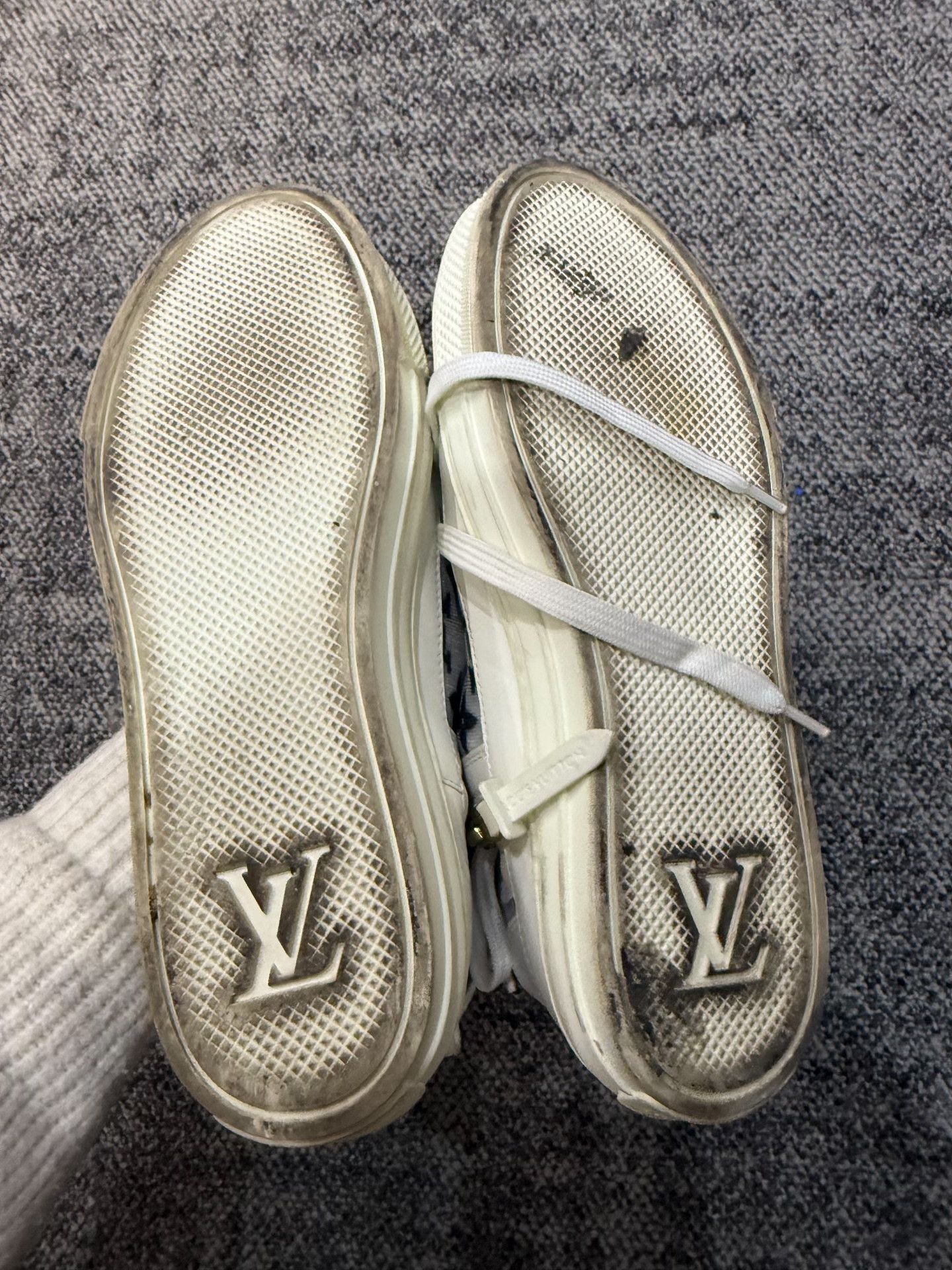 Louis Vuitton Louis Vuitton Classic High-Top Sneakers Size US 4.5 / IT 34.5 - 2 Thumbnail
