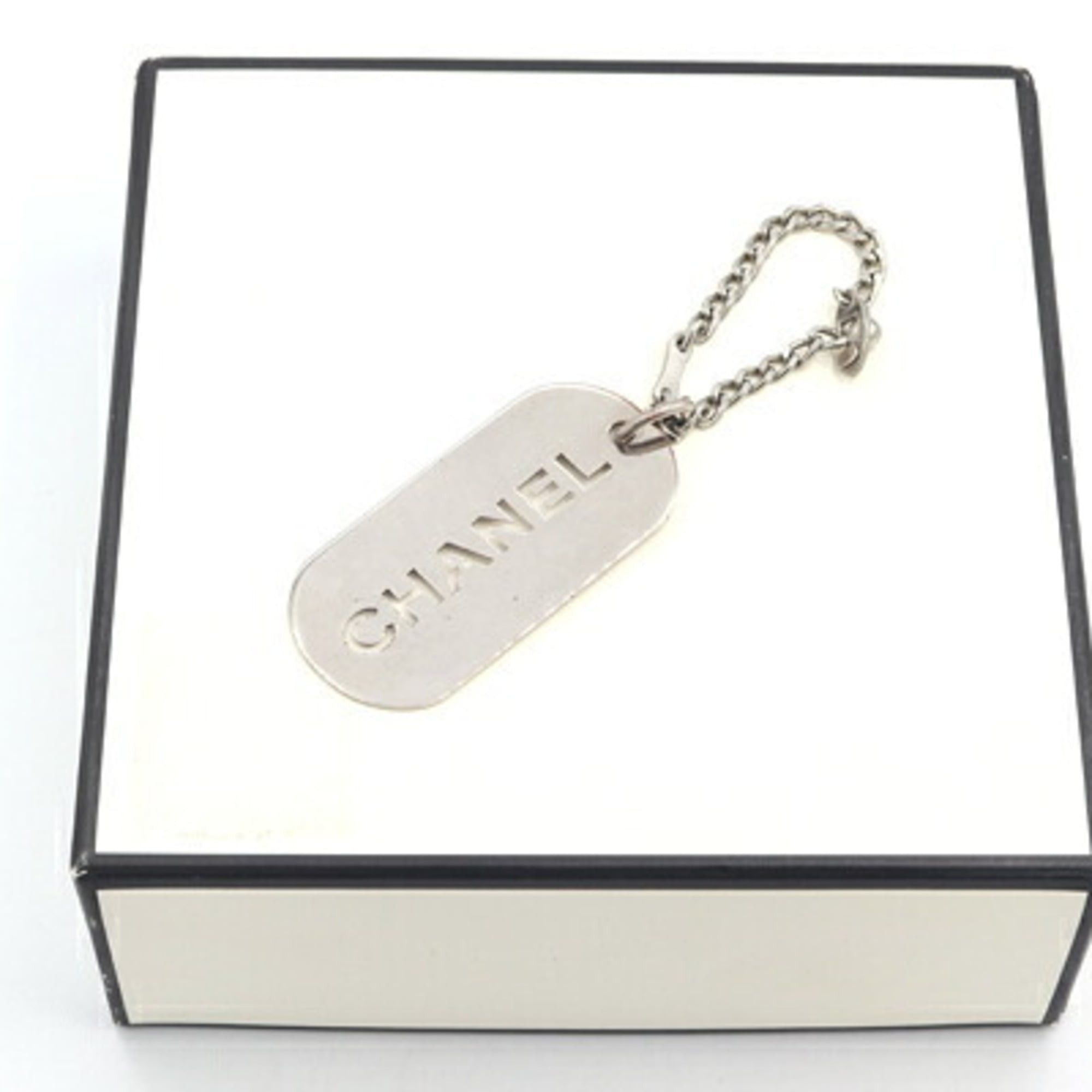 Chanel Chanel Accessory Bag Charm A25216 Silver Metal Keychain Key Ring Plate Women's CHANEL Size ONE SIZE - 9 Thumbnail