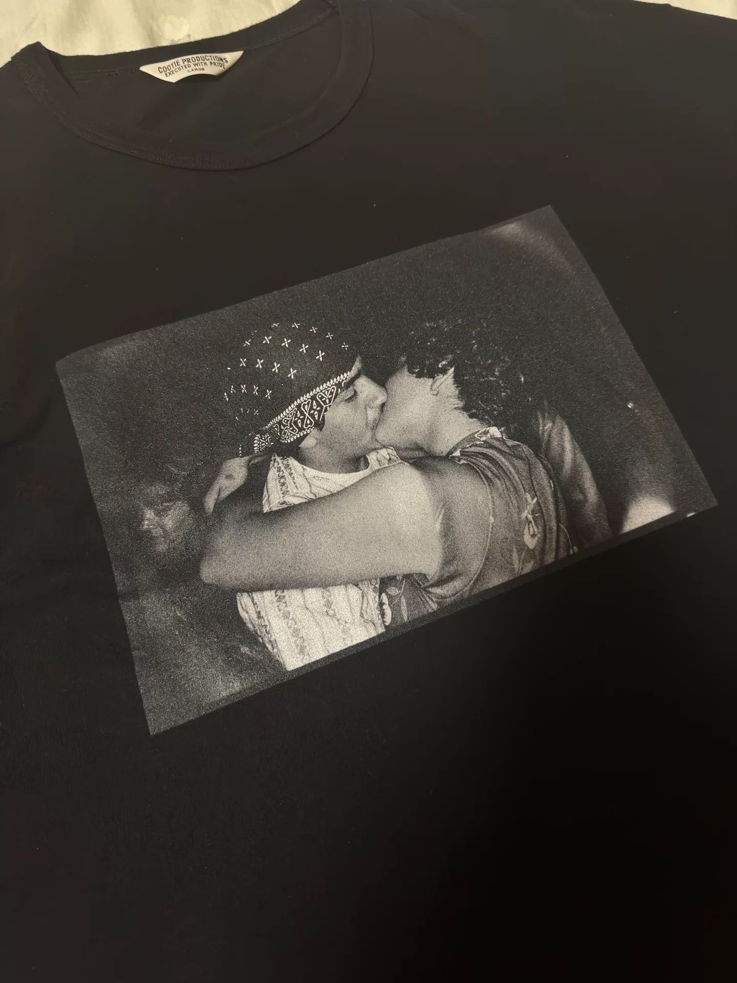 cottle Cootie 24SS Vintage Kiss Print Tee Size US L / EU 52-54 / 3 - 6 Thumbnail