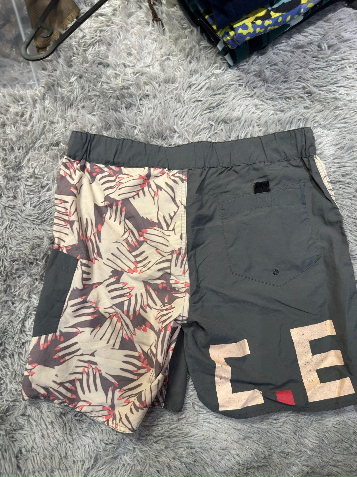 Cav Empt C.E/CAVEMPT One-Side Palm Print Shorts Size US 28 / EU 44 - 2 Thumbnail