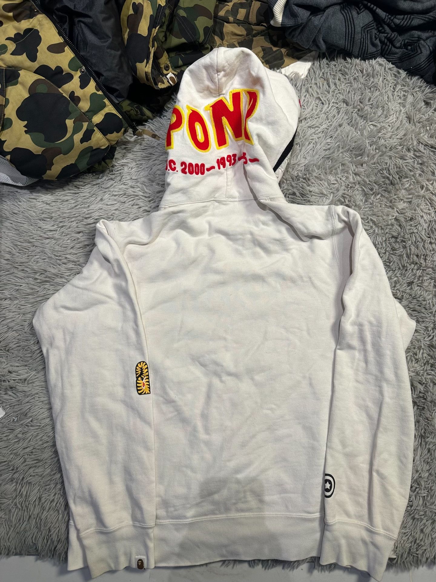 Bape Bape White Shark Hoodie Size US L / EU 52-54 / 3 - 2 Thumbnail