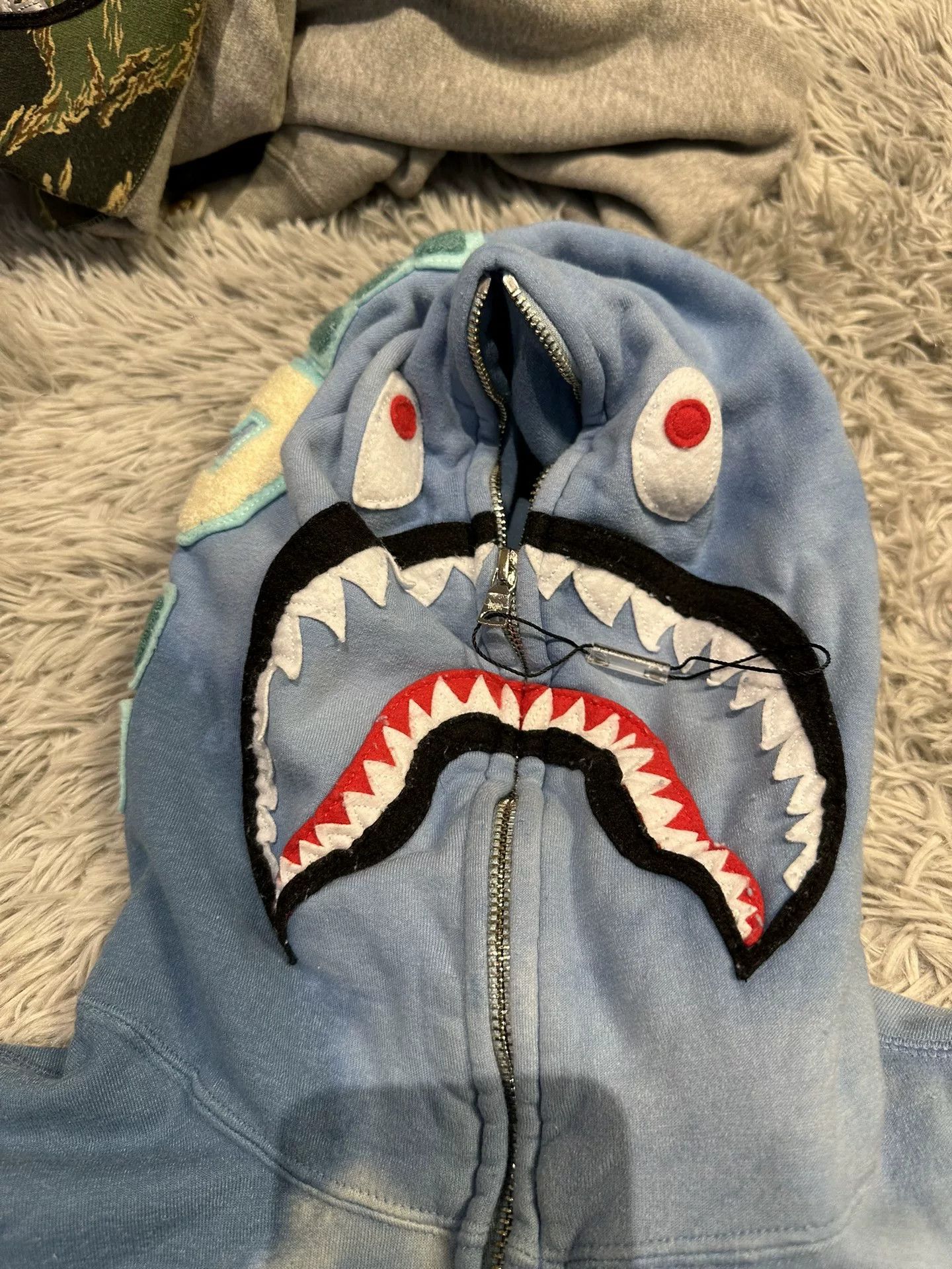 Bape A BATHING APE Tie-Dye Shark Hoodie Size US S / EU 44-46 / 1 - 2 Thumbnail
