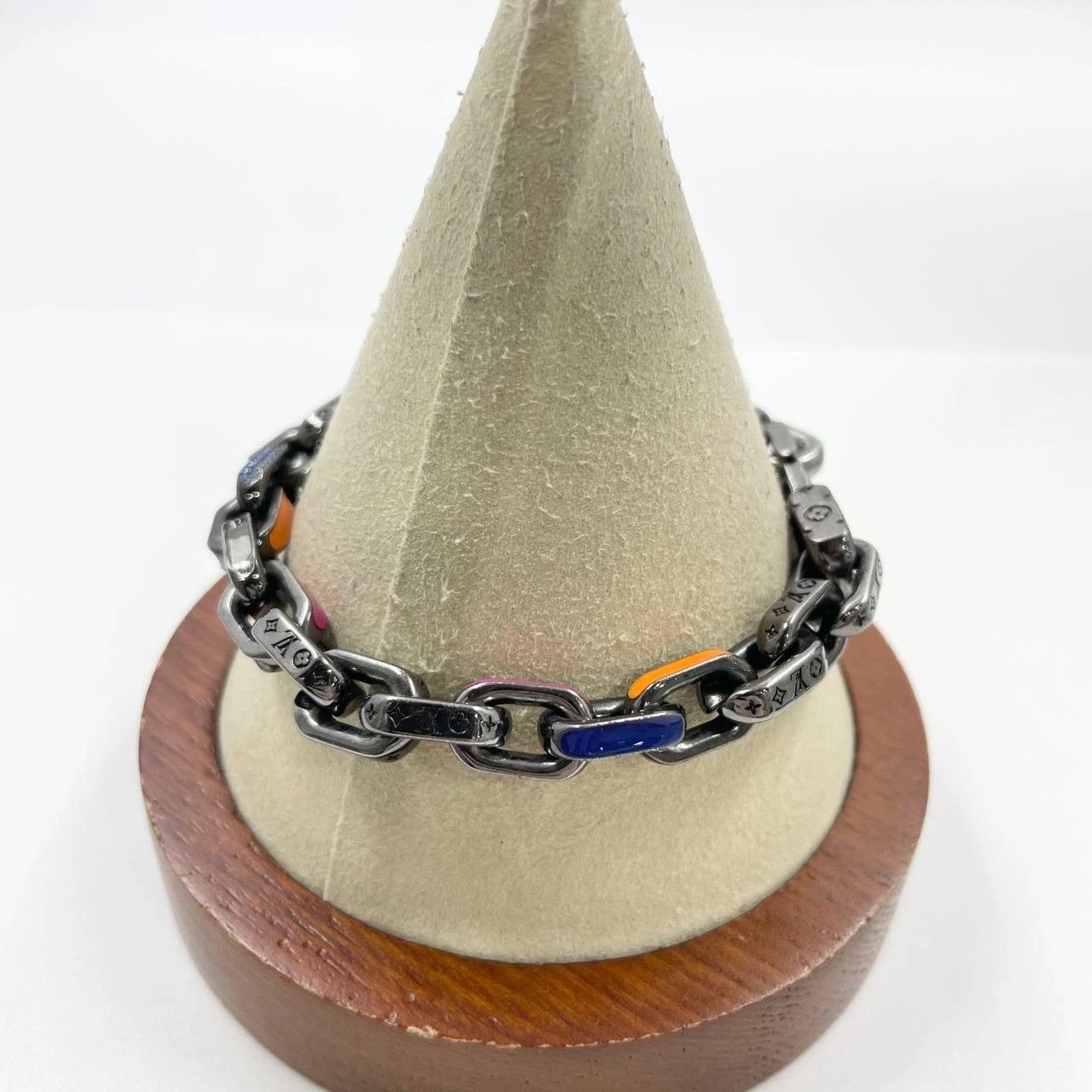 Louis Vuitton LV Full Diamond Bamboo Bracelet Size ONE SIZE - 8 Thumbnail