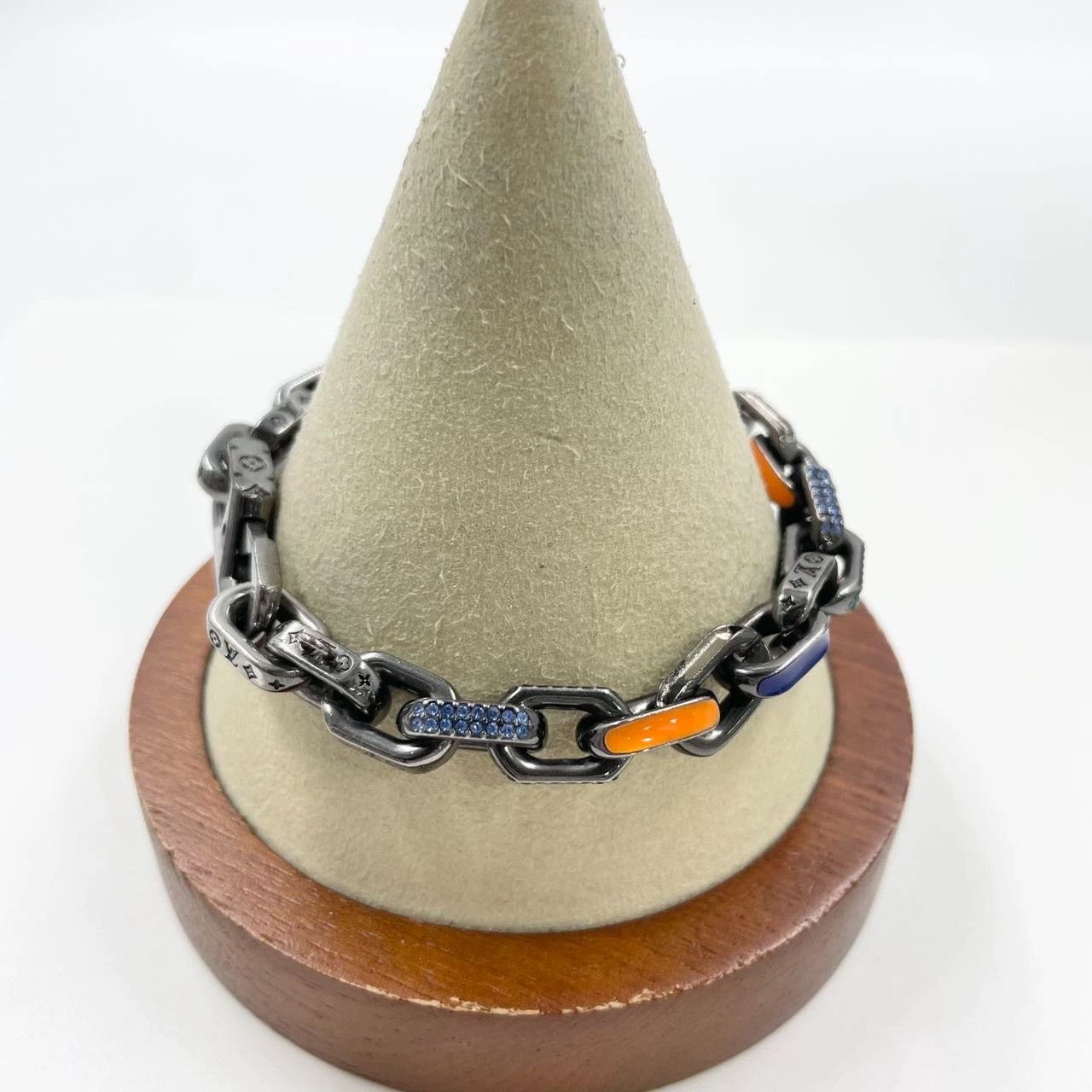 Louis Vuitton LV Full Diamond Bamboo Bracelet Size ONE SIZE - 5 Thumbnail