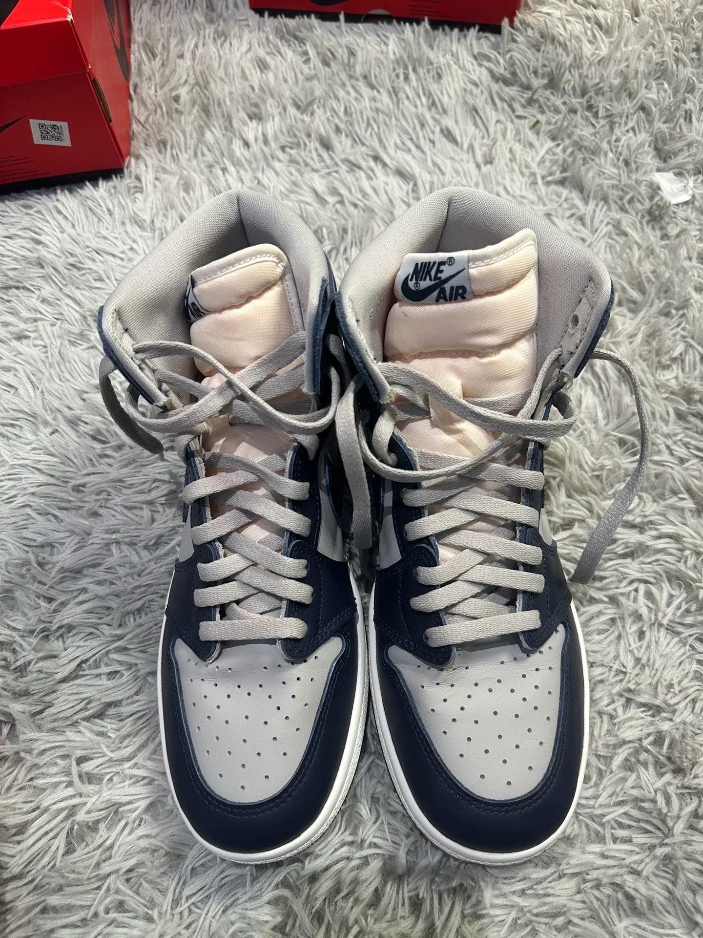 Jordan Brand Air Jordan 1 Little Georgetown Size US 9.5 / EU 42-43 - 2 Thumbnail